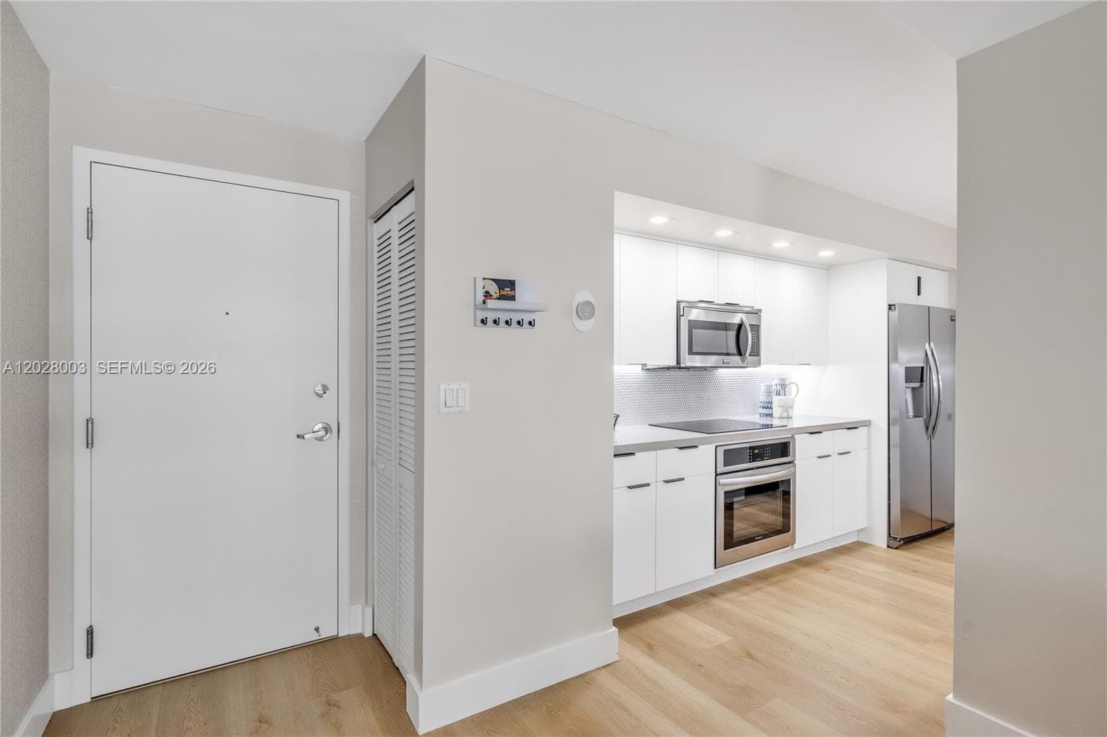 6917 Collins Ave 1404 photo 5