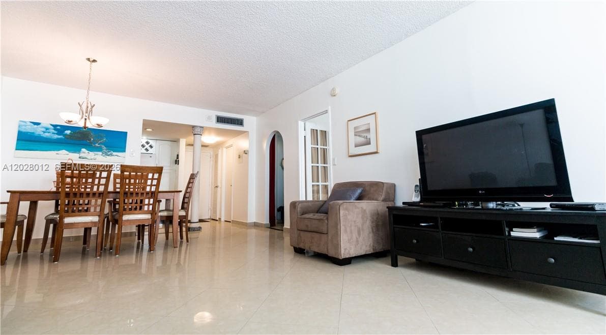 3725 S Ocean Dr 1003 photo 4