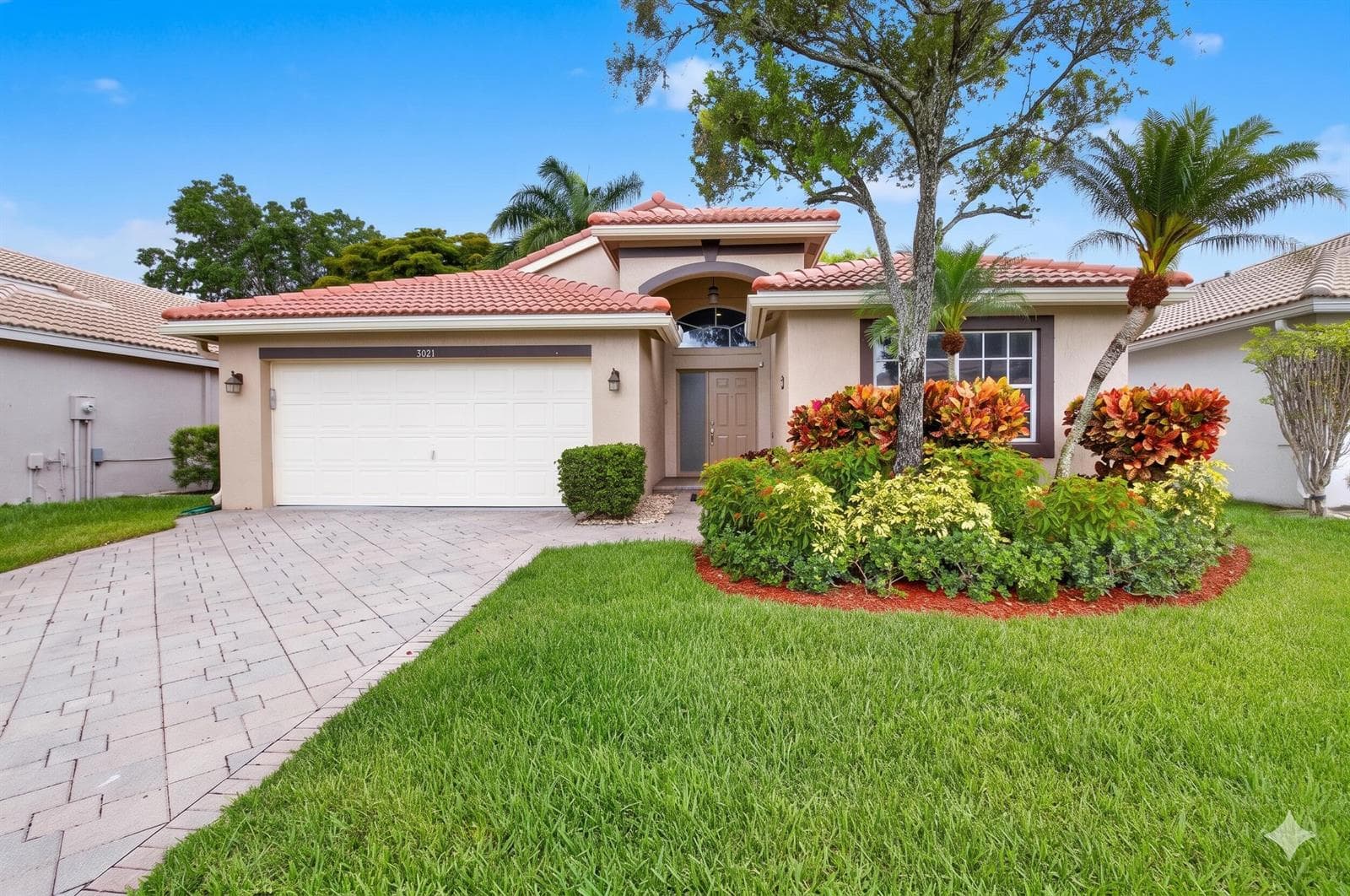5891 Royal Isles Boulevard photo 1