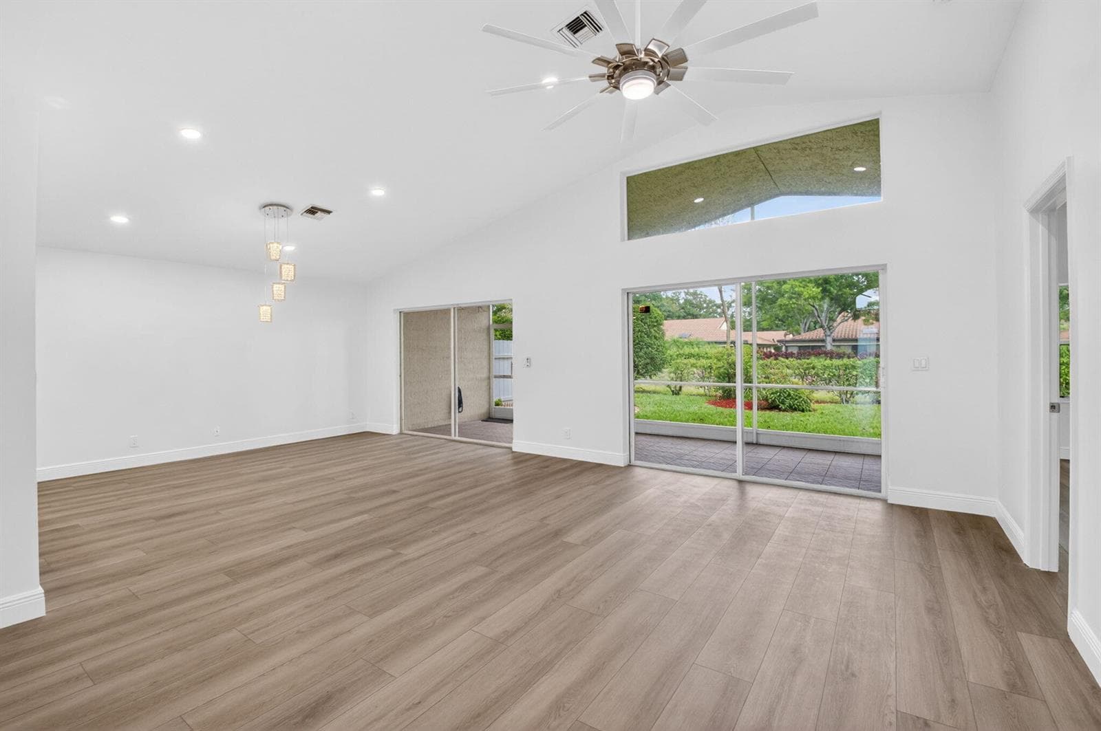 5891 Royal Isles Boulevard photo 25