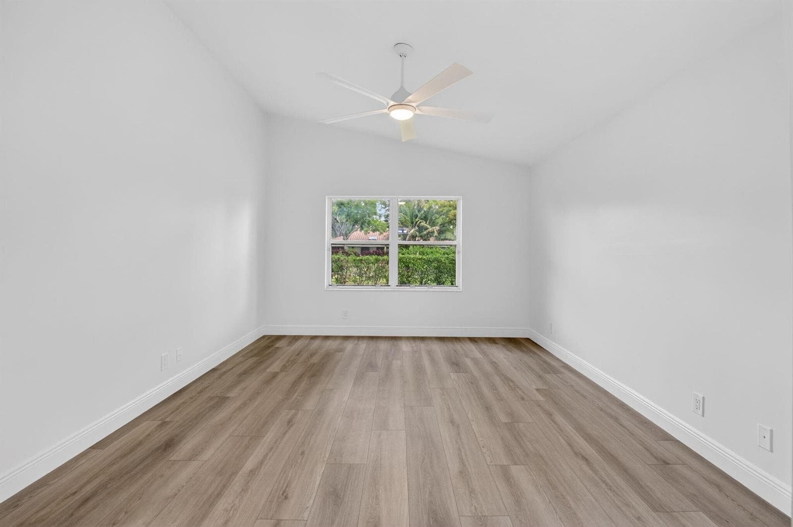5891 Royal Isles Boulevard photo 21
