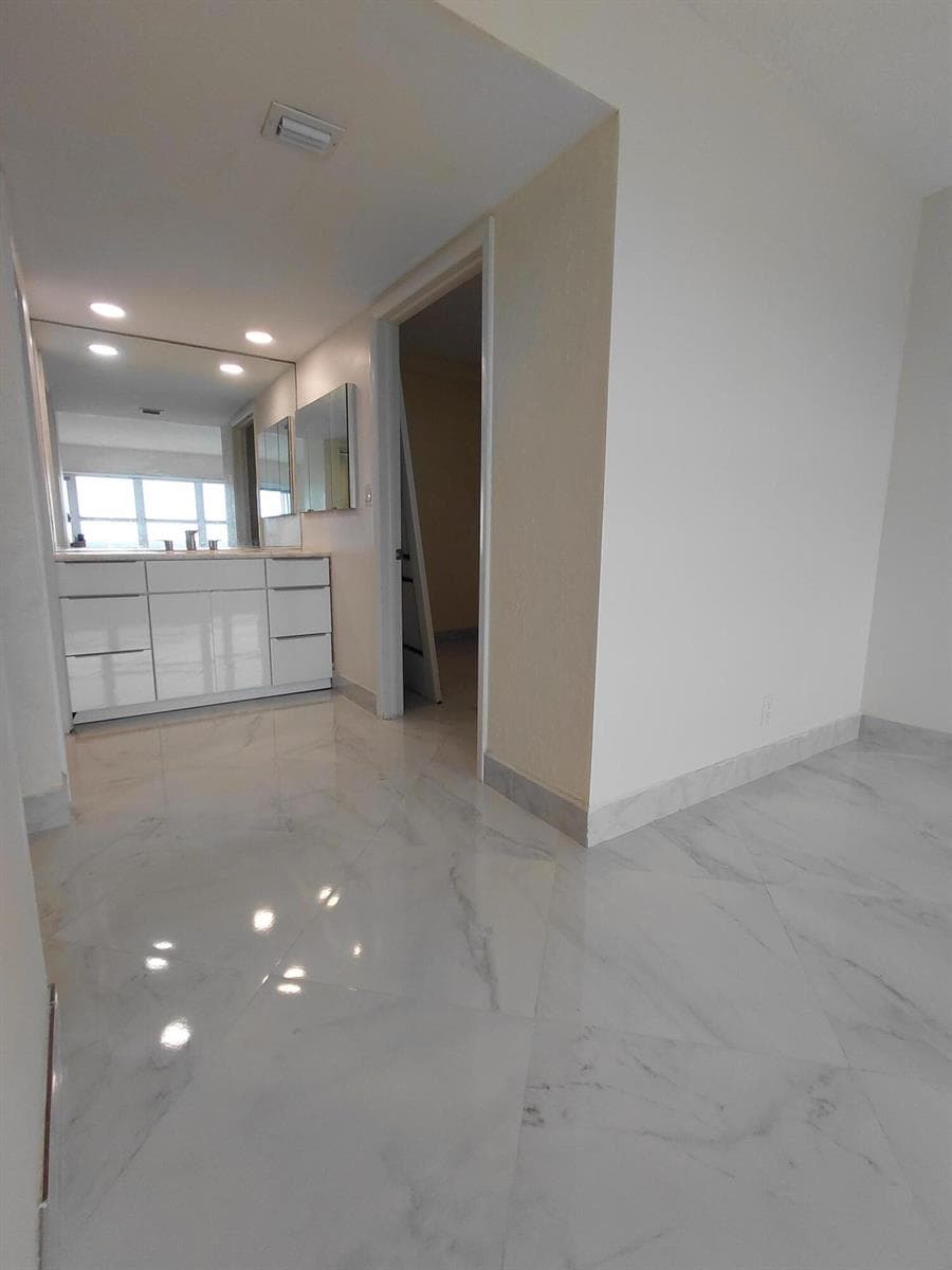 3900 Galt Ocean Drive 1208 photo 25