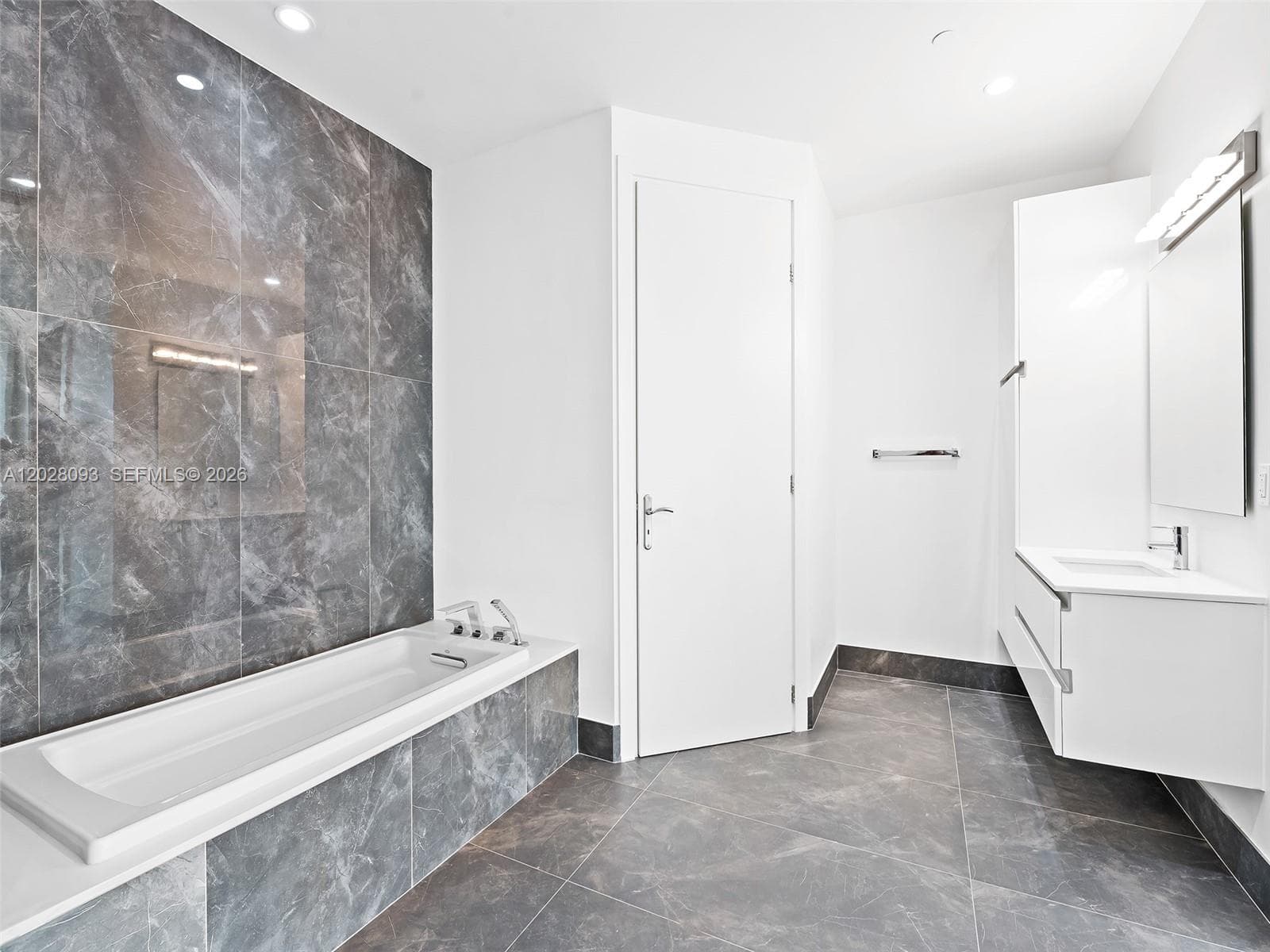 30 Isle Of Venice Dr 403 photo 24