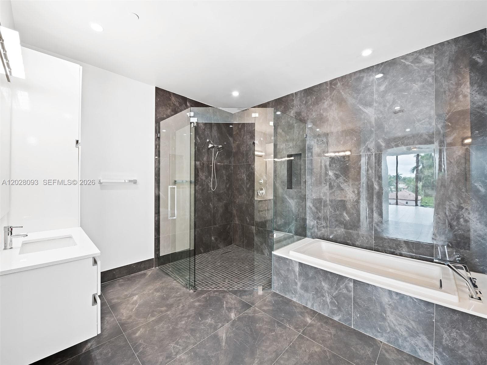 30 Isle Of Venice Dr 403 photo 25