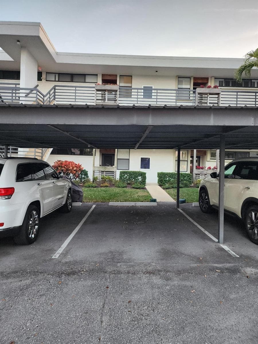 1950 SW Palm City Road 13-102 photo 7