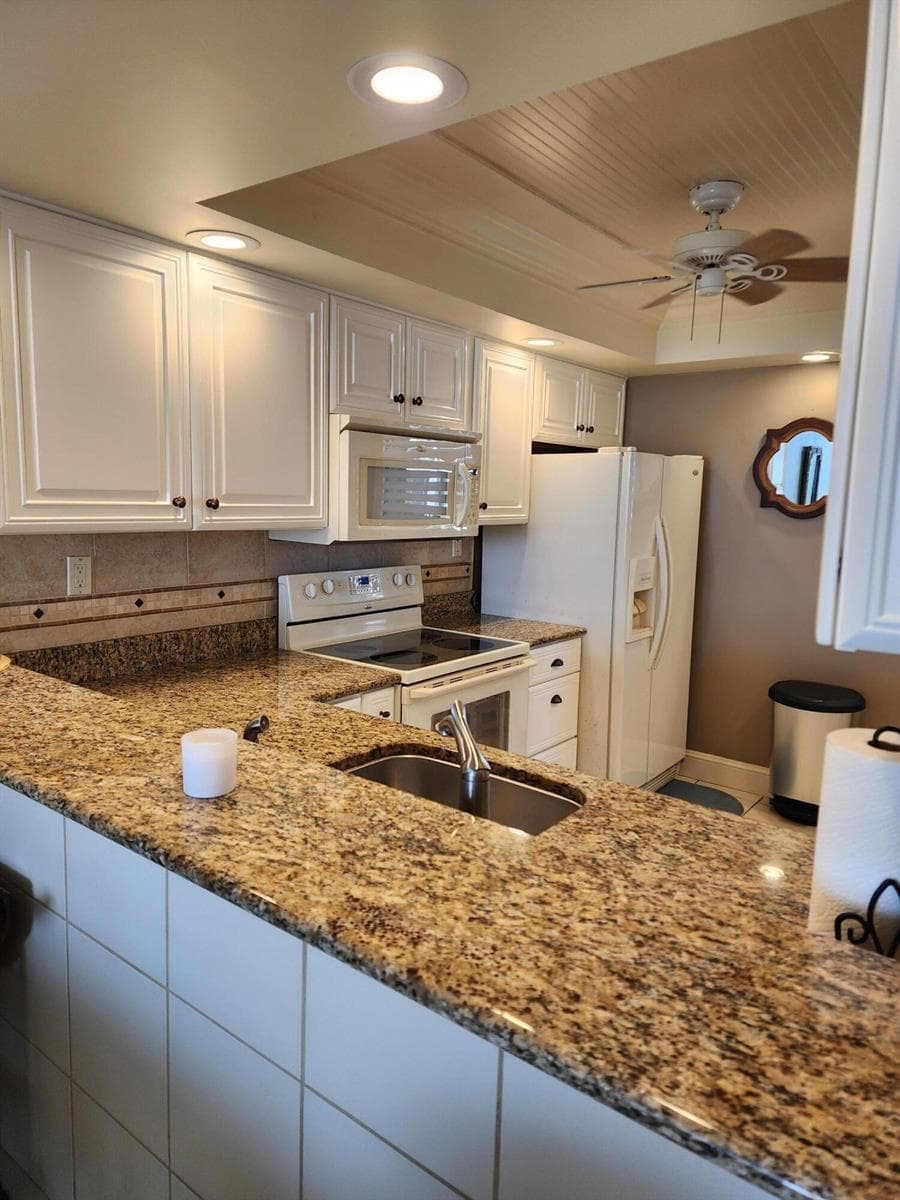 1950 SW Palm City Road 13-102 photo 24