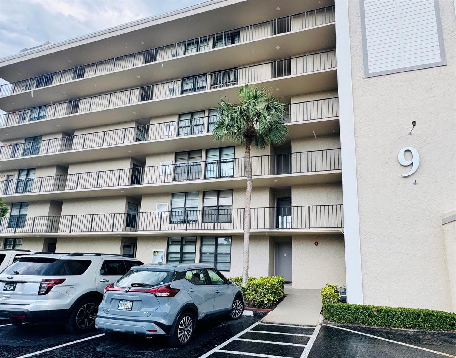 9 Royal Palm Way 102 photo 1