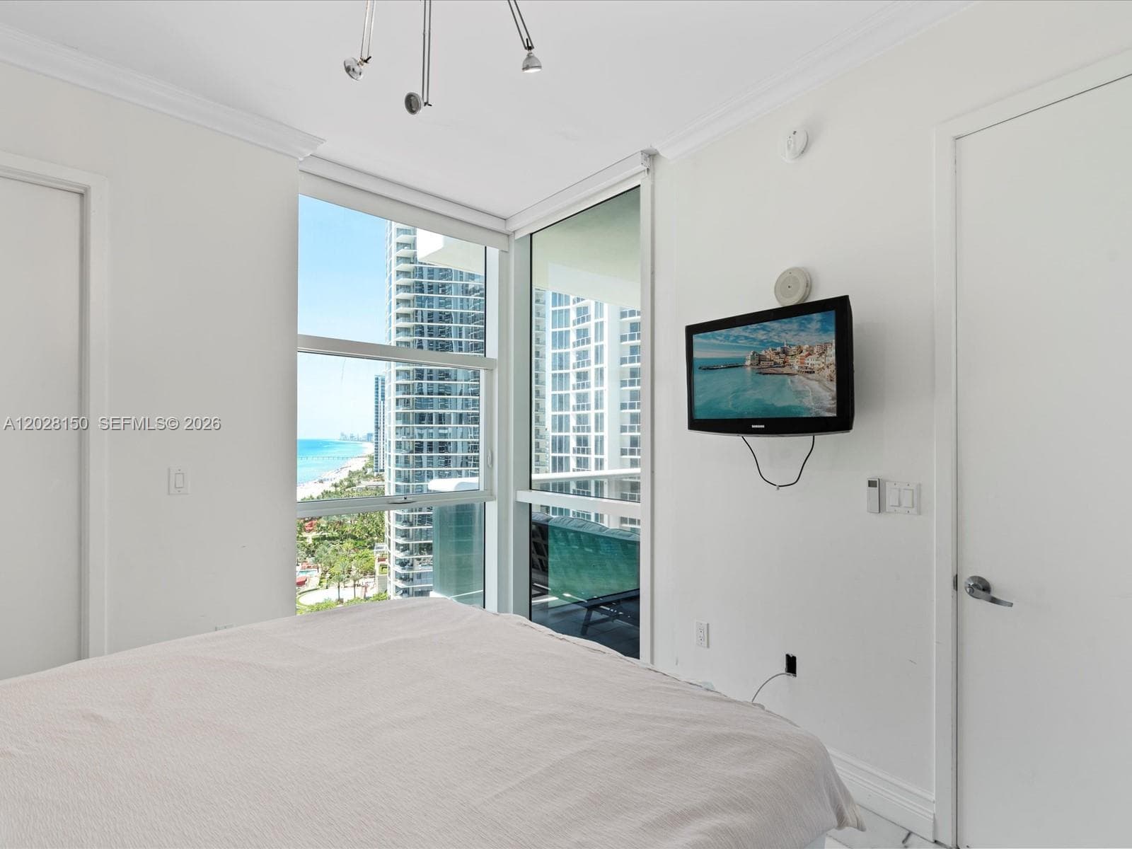 18101 Collins Ave 1904 photo 17