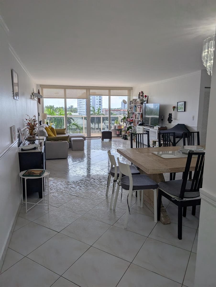 3140 S Ocean Drive 410 photo 3