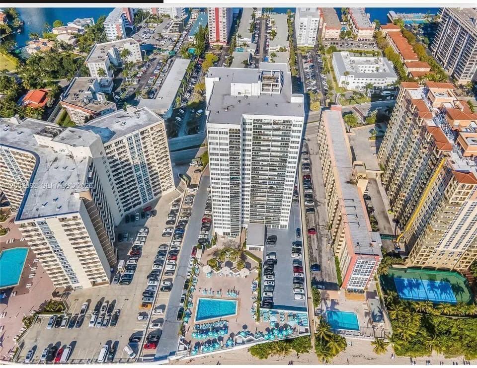 3140 S Ocean Drive 410 photo 1