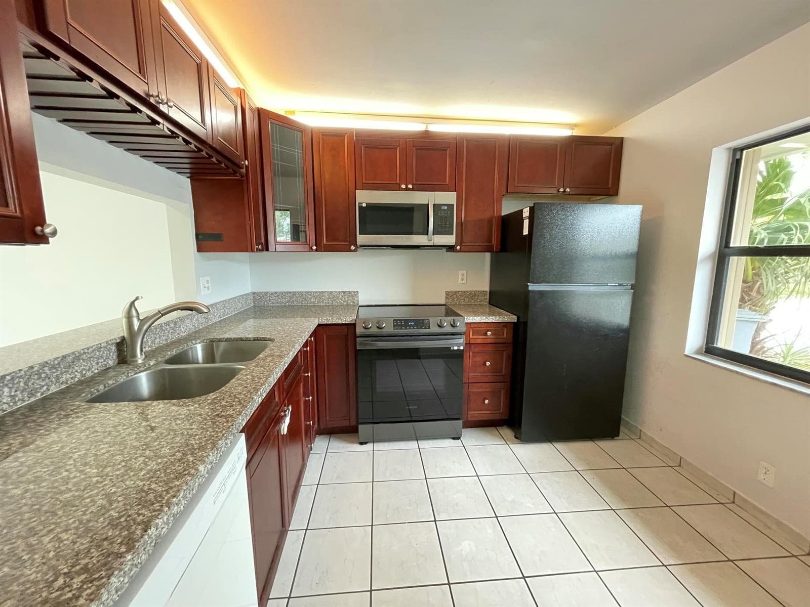 16344 Country Lake Circle photo 3