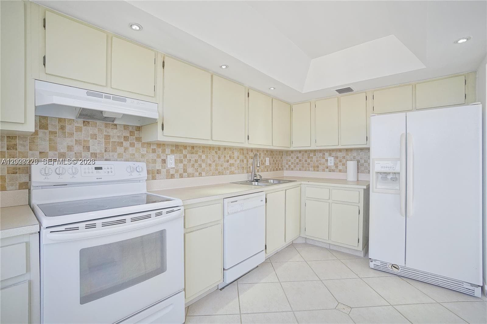 780 NE 69th St 2302 photo 16