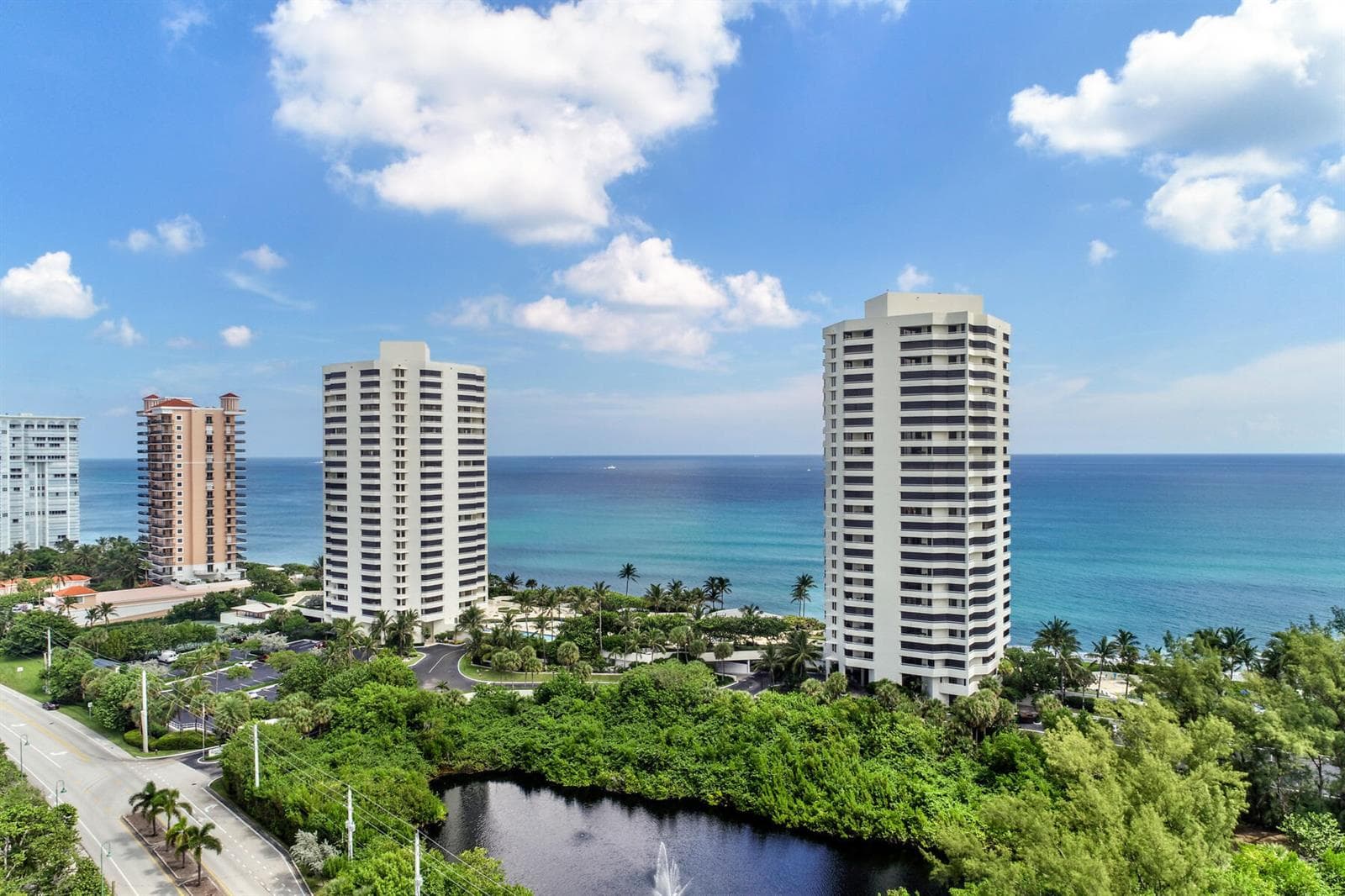 5070 N Ocean Drive 10c photo 1