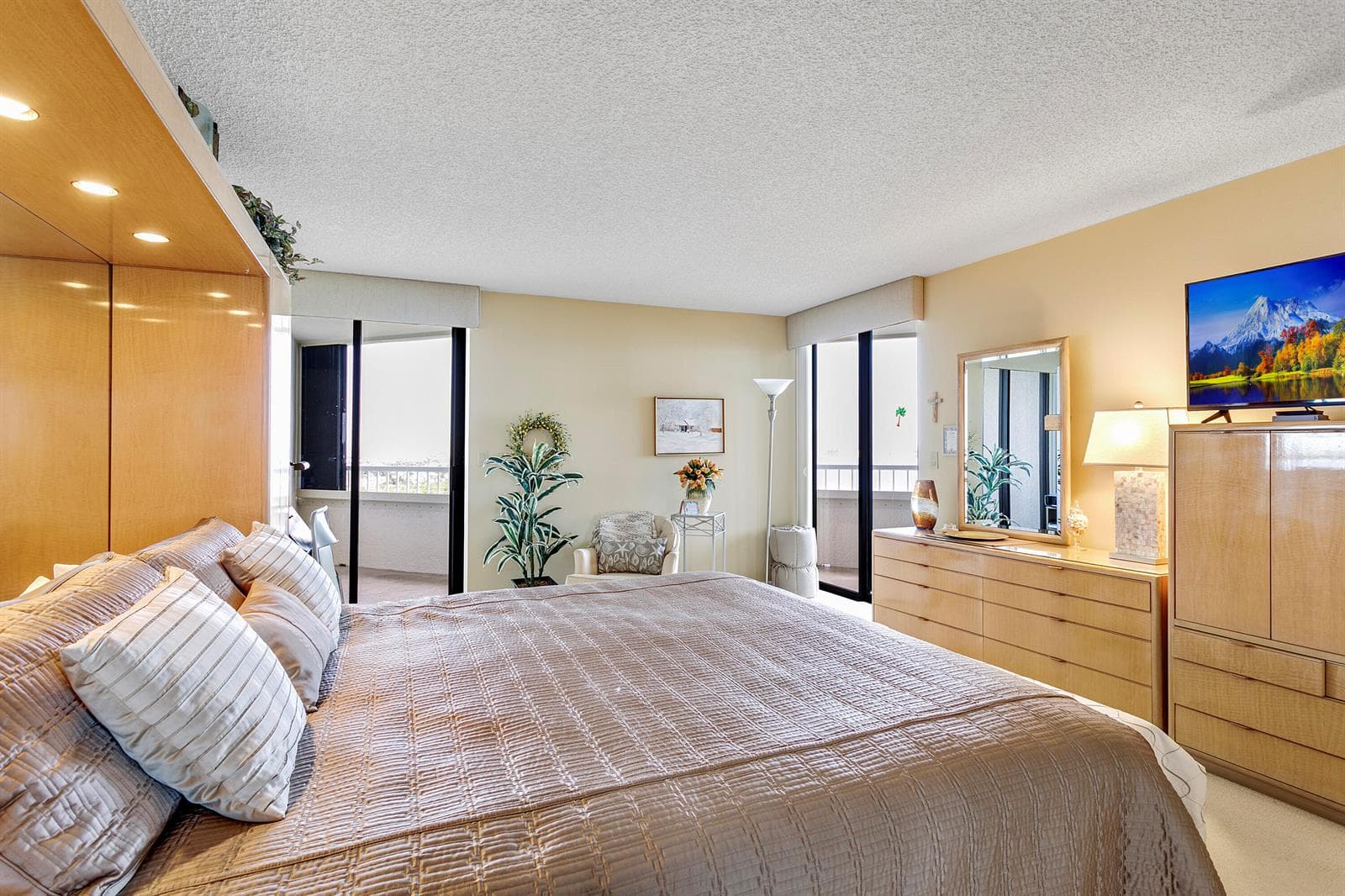 5070 N Ocean Drive 10c photo 15