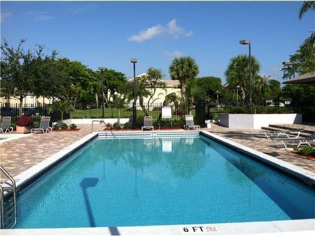 640 Cypress Club Way J12 photo 25