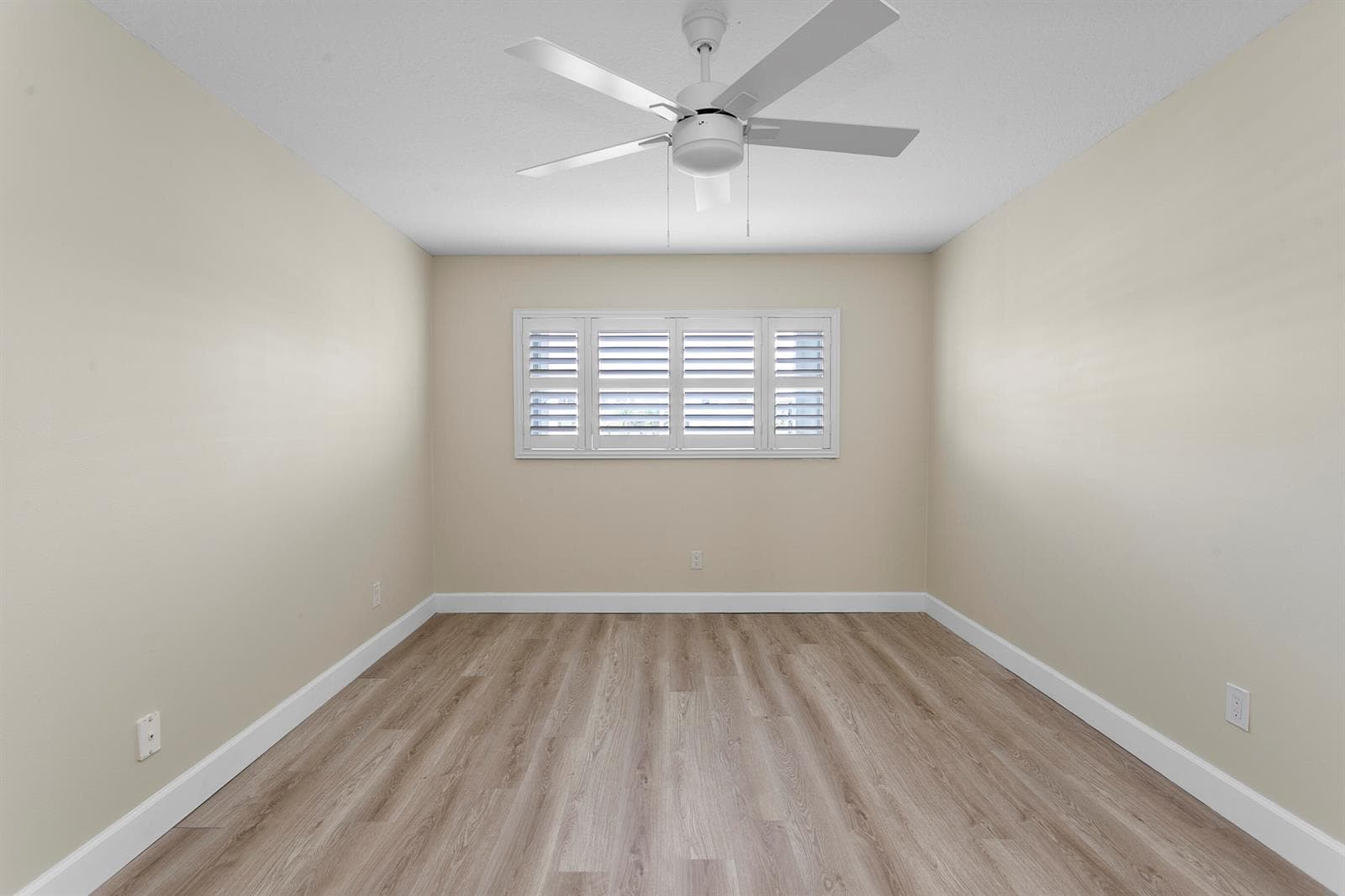 111 Shore Court 203 photo 23