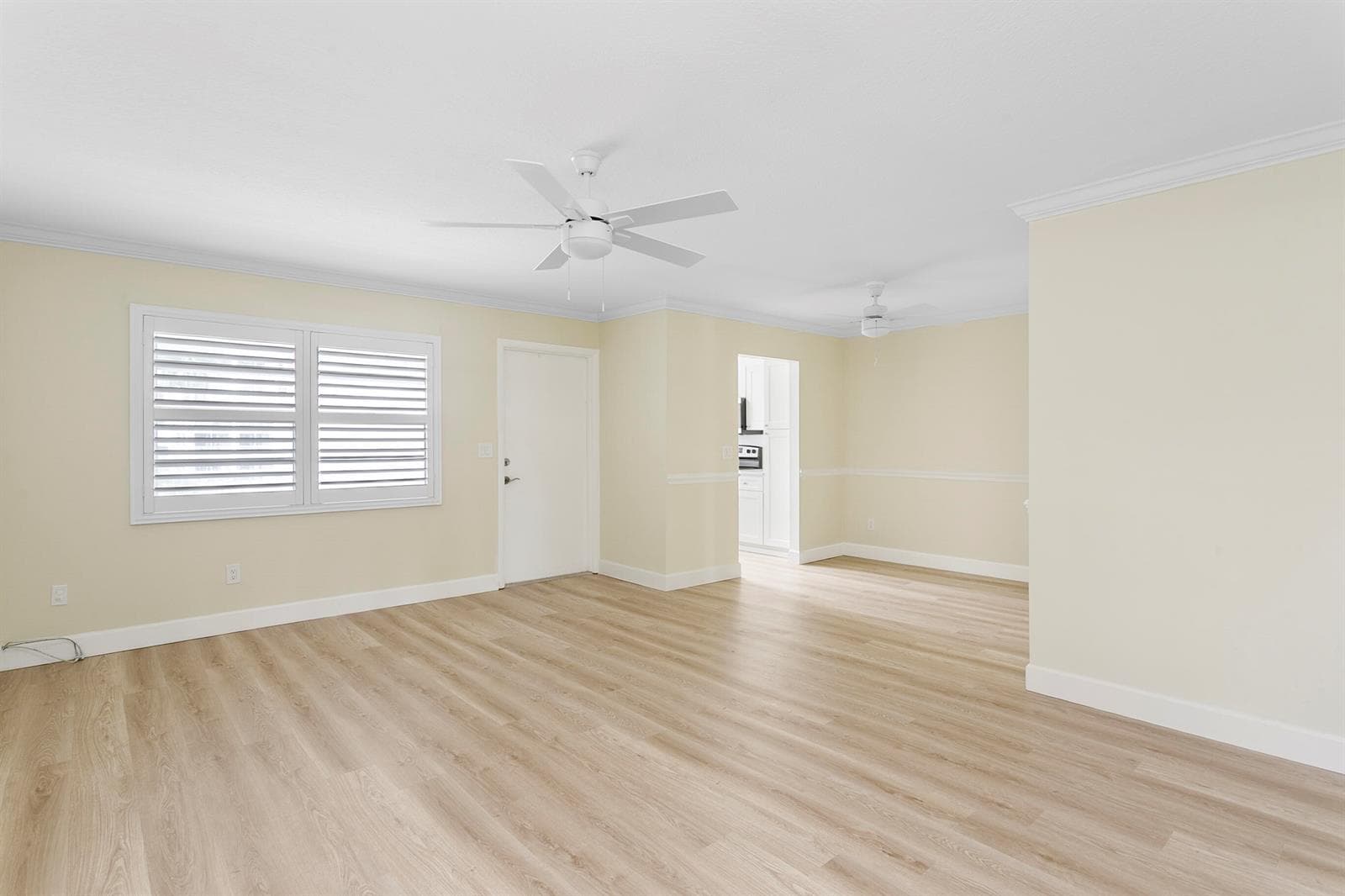 111 Shore Court 203 photo 14
