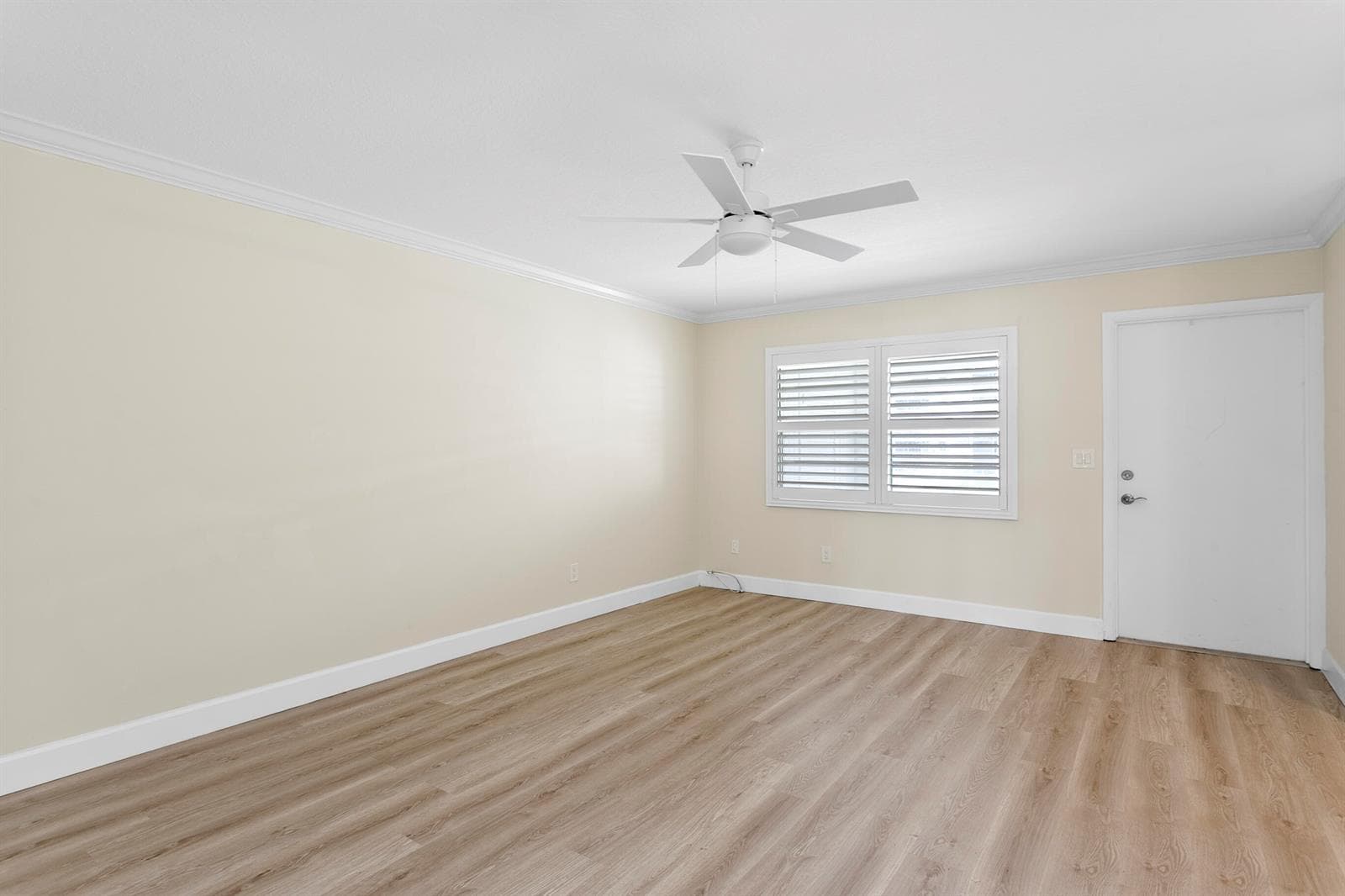 111 Shore Court 203 photo 15