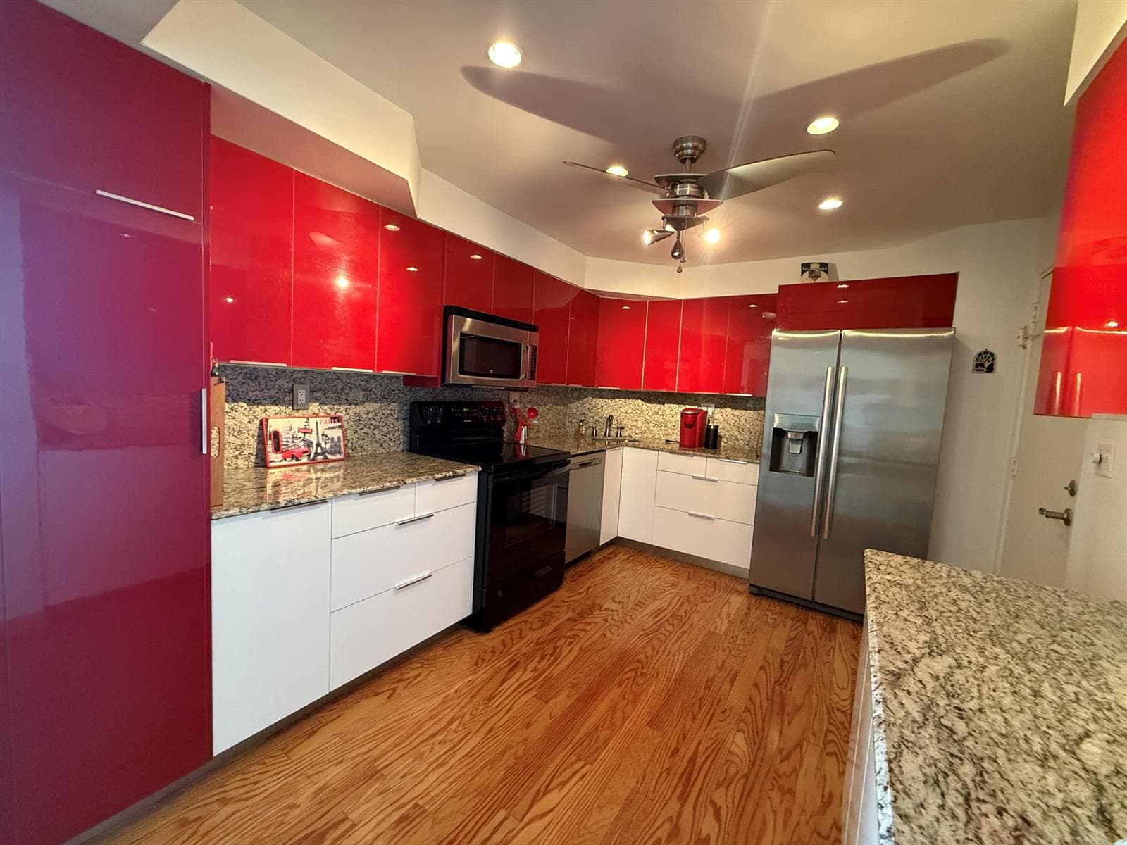 3233 NE 34th Street 1601 photo 4