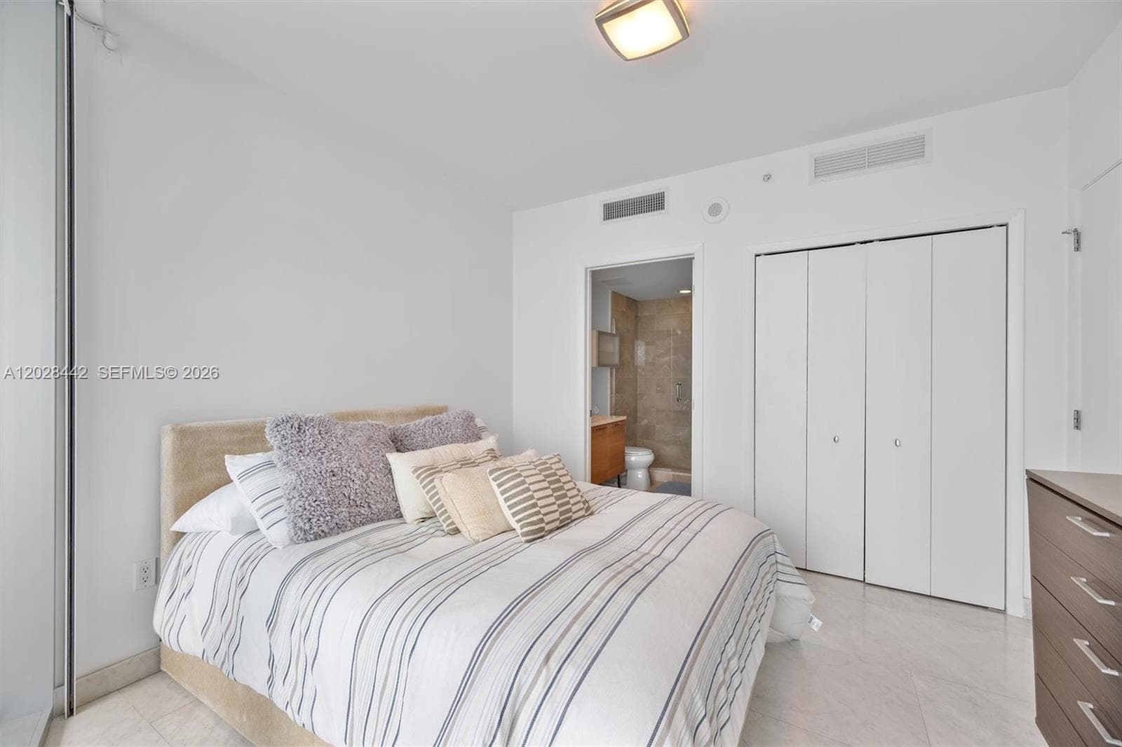 17001 Collins Ave 2307 photo 20