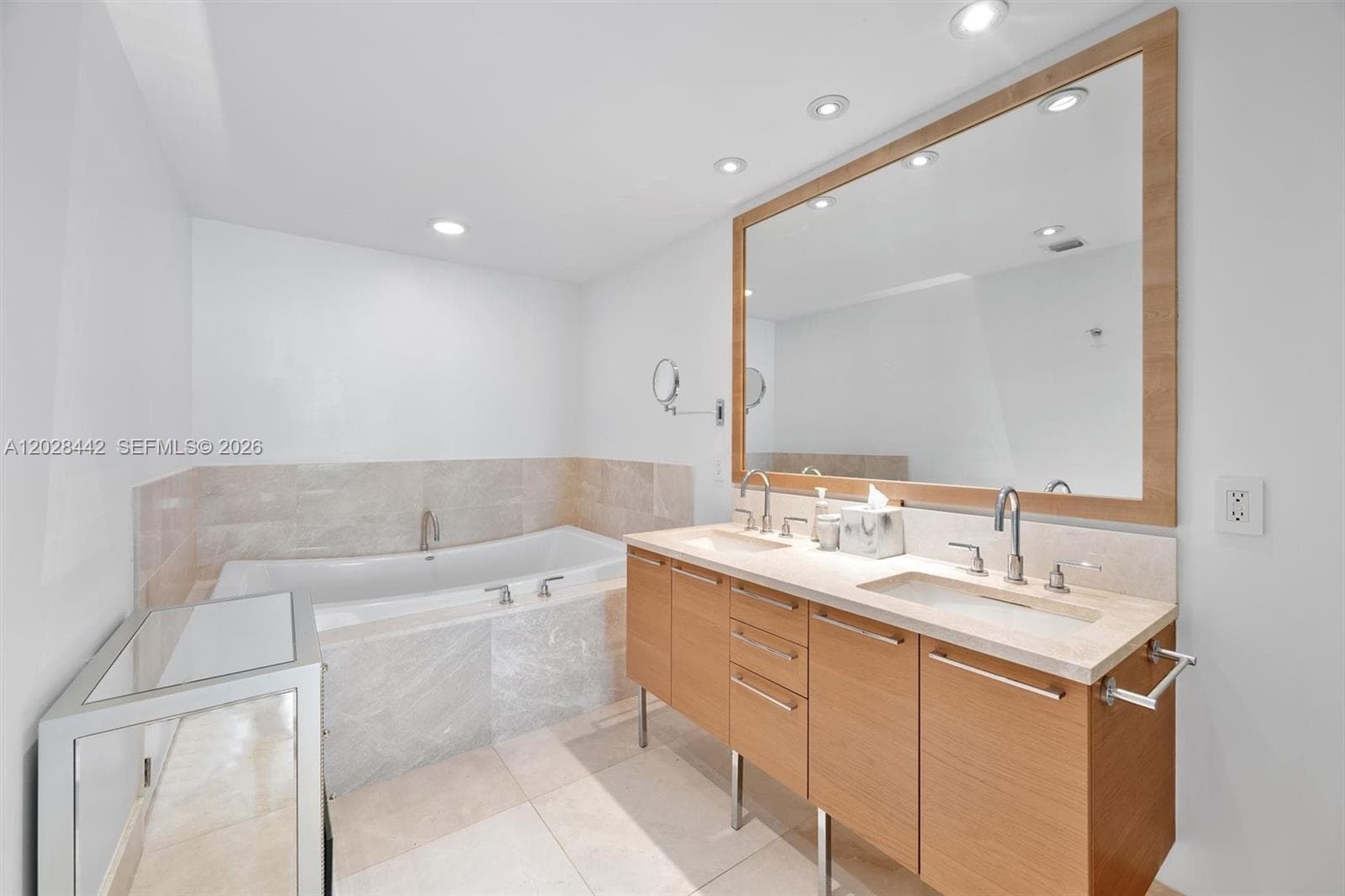 17001 Collins Ave 2307 photo 14