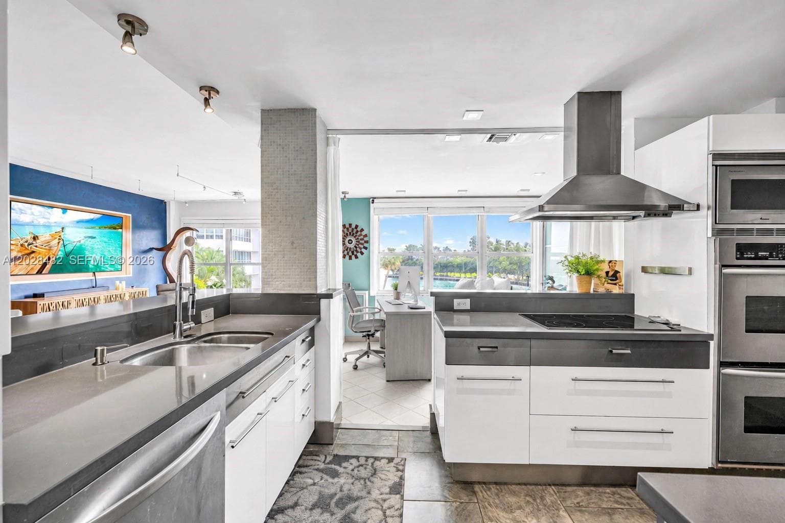 9102 W Bay Harbor Dr 3-C photo 12