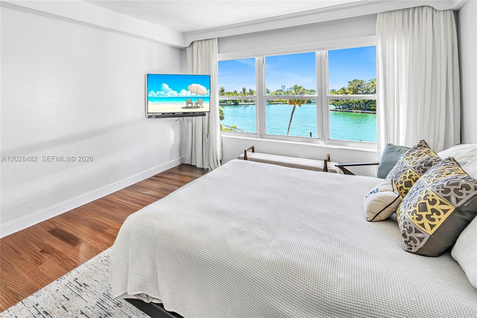 9102 W Bay Harbor Dr 3-C photo 5