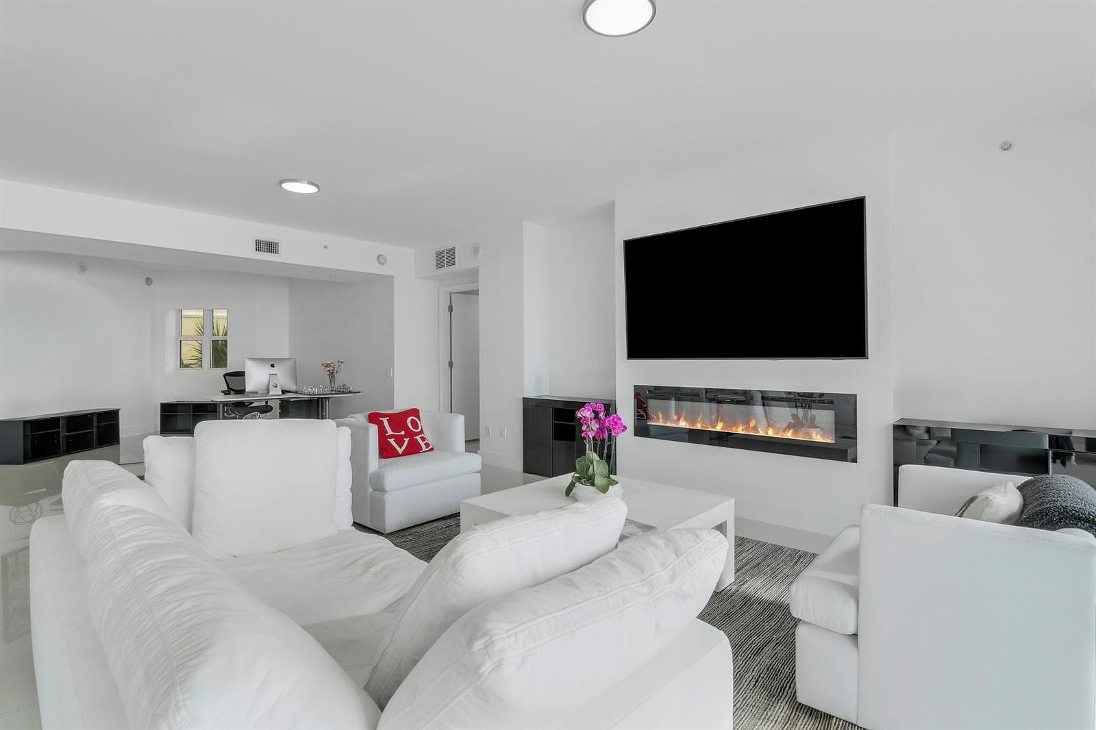 2640 Lake Shore Drive 307 photo 17