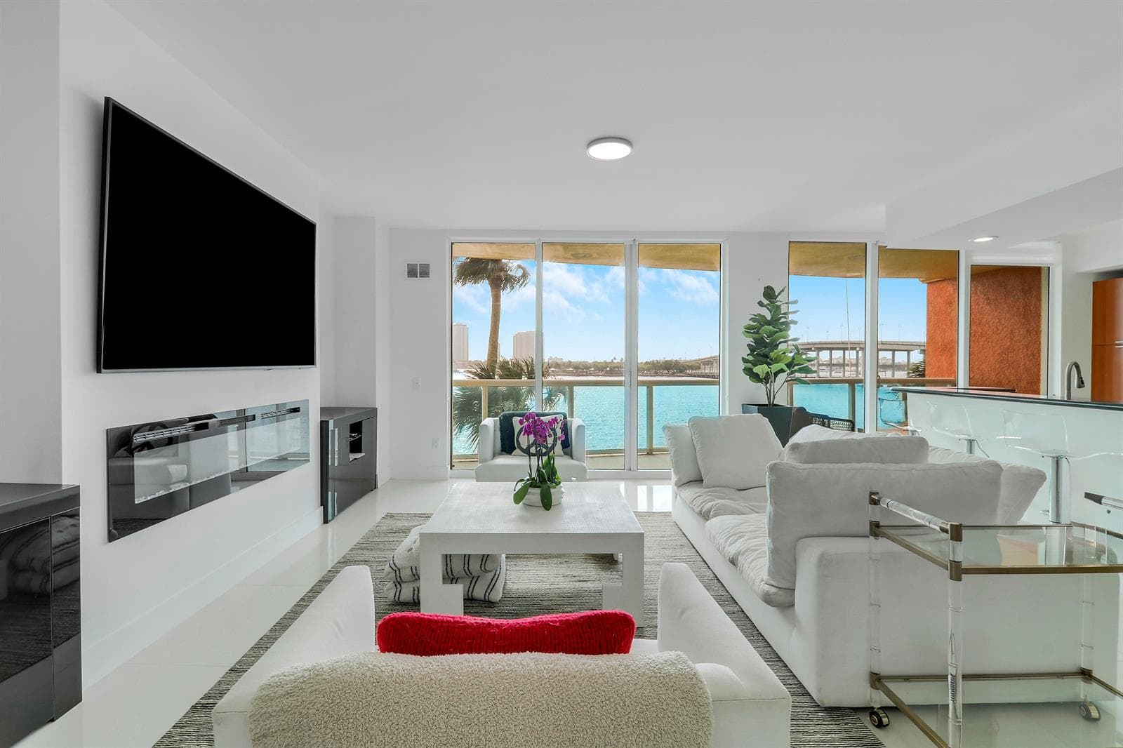 2640 Lake Shore Drive 307 photo 10