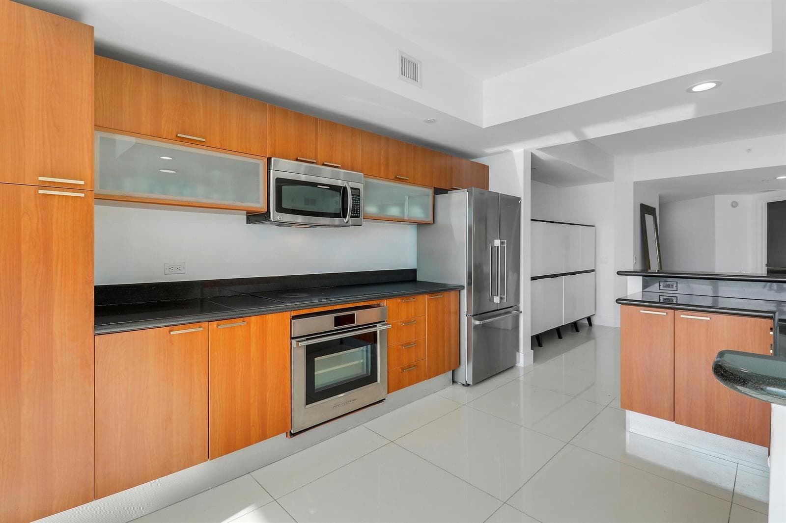 2640 Lake Shore Drive 307 photo 19