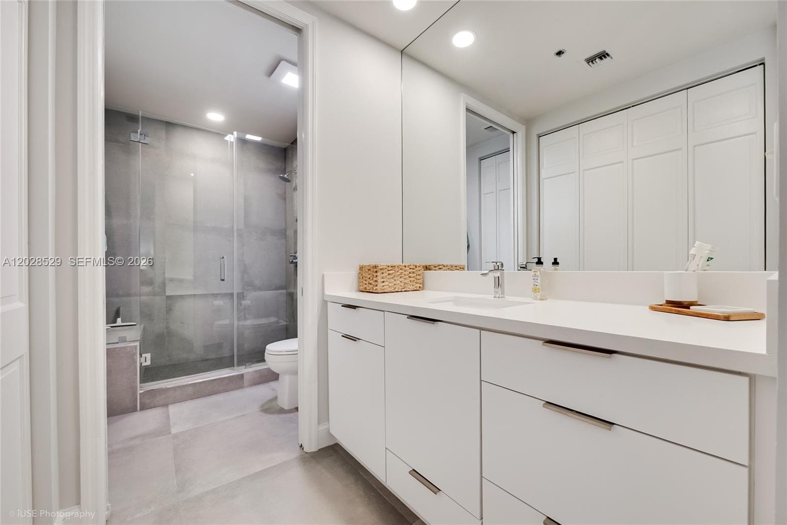 13645 Deering Bay Dr 123 photo 25