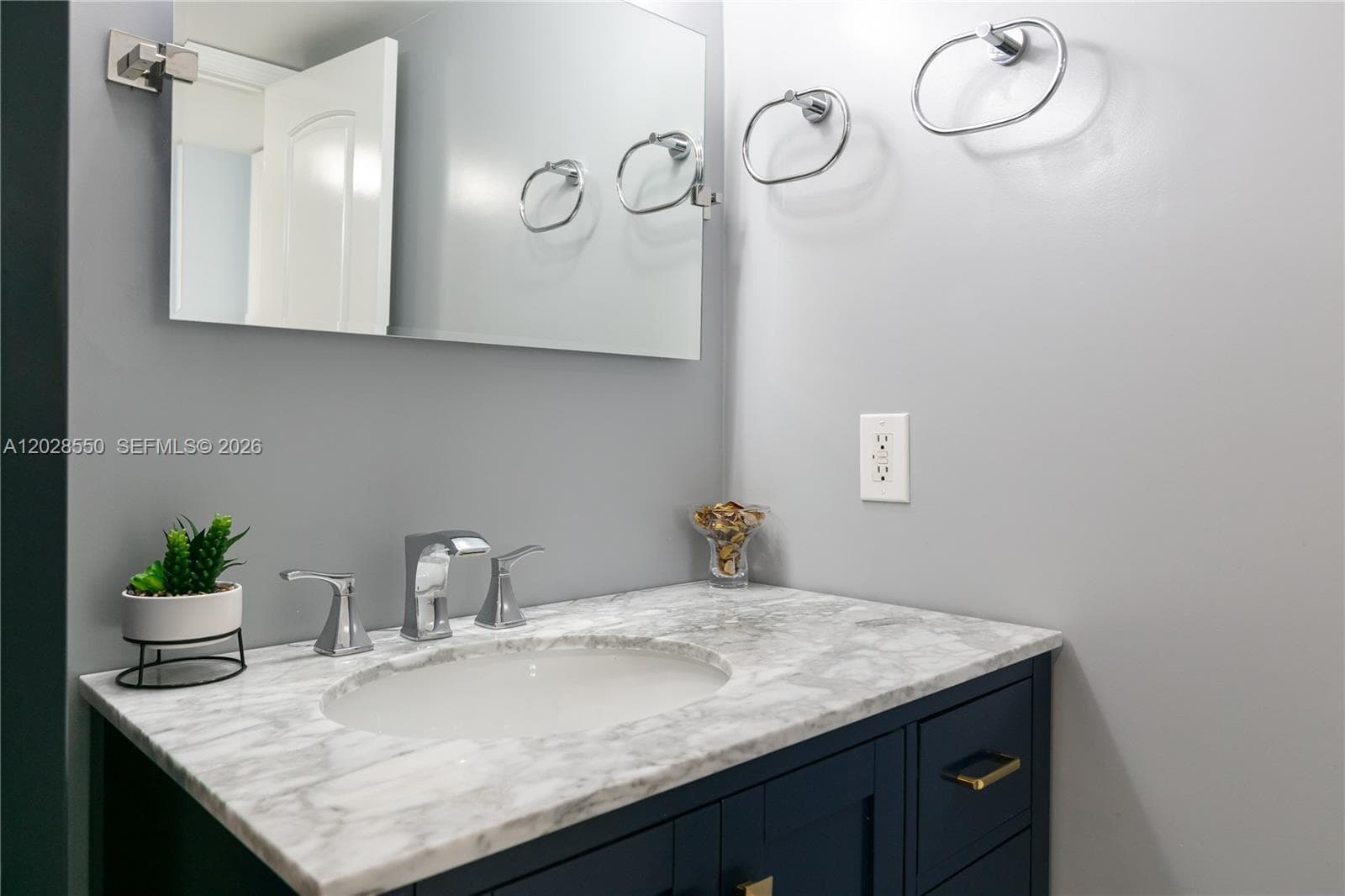 2401 S Ocean Dr 404 photo 22