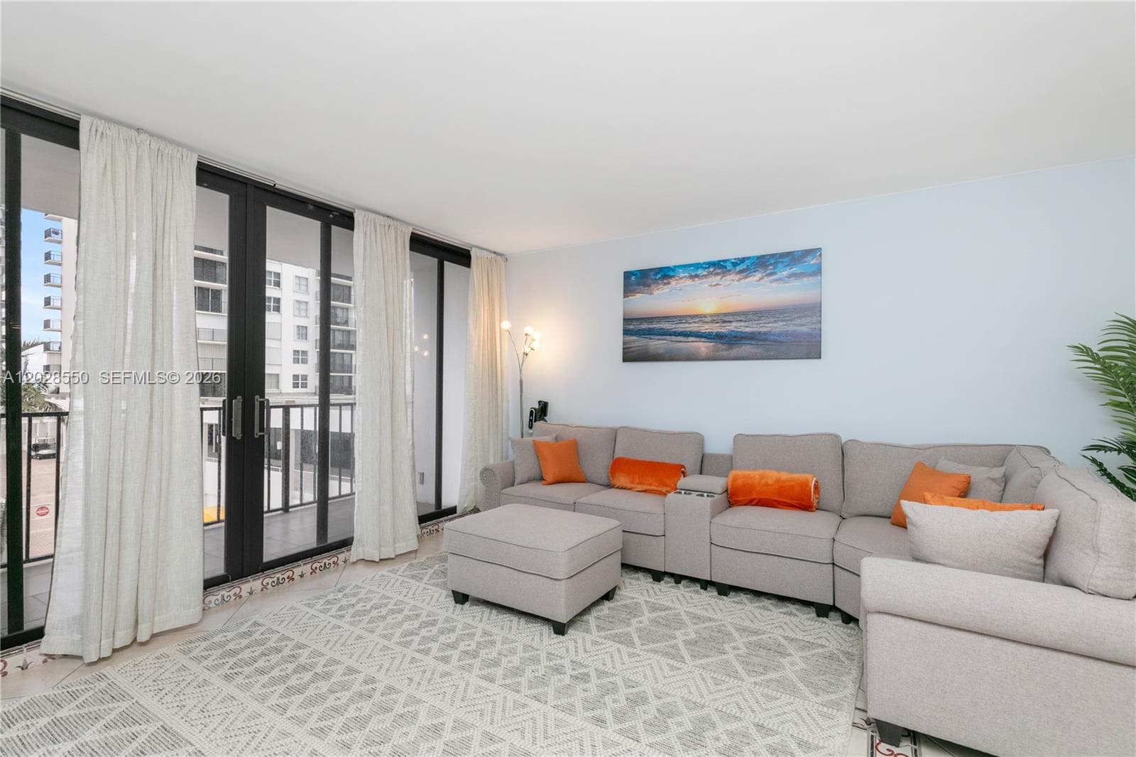 2401 S Ocean Dr 404 photo 4