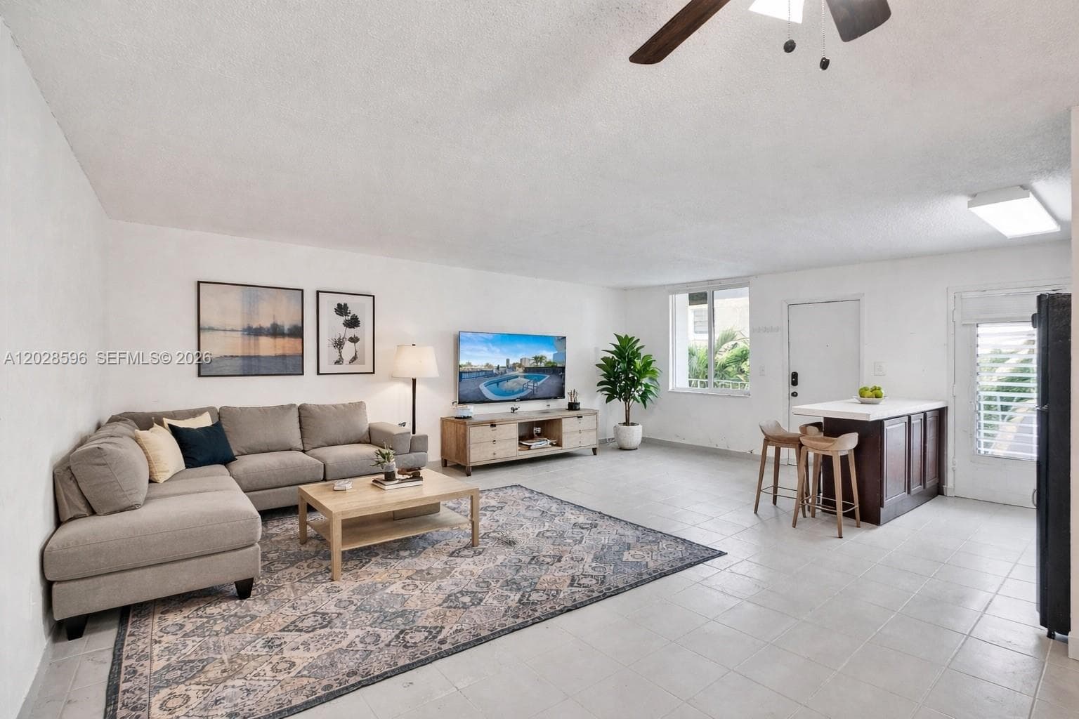 7133 Bay Dr 305 photo 2