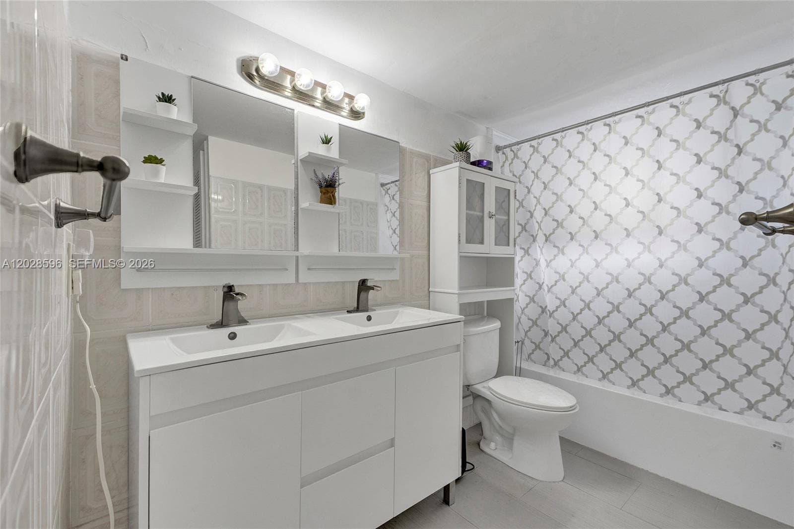 7133 Bay Dr 305 photo 8