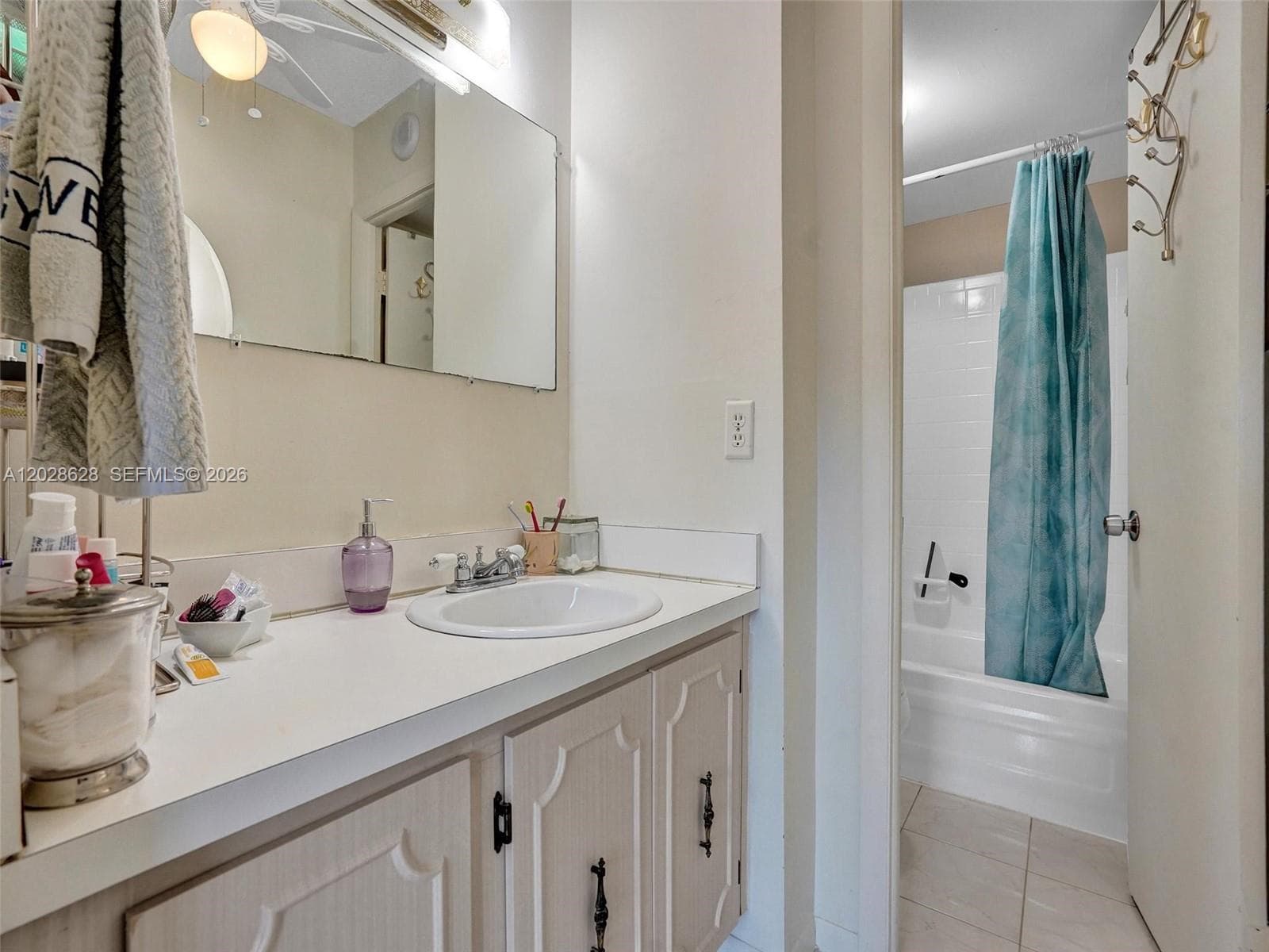 3113 S Ocean Dr 603 photo 6