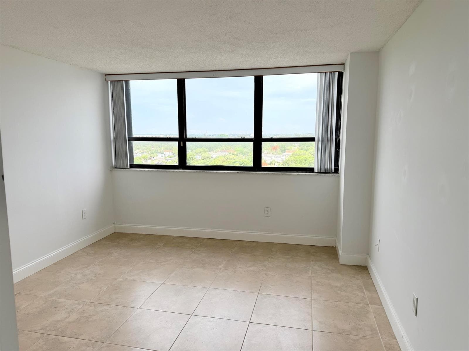 5600 N Flagler Drive Unit 1203 photo 15
