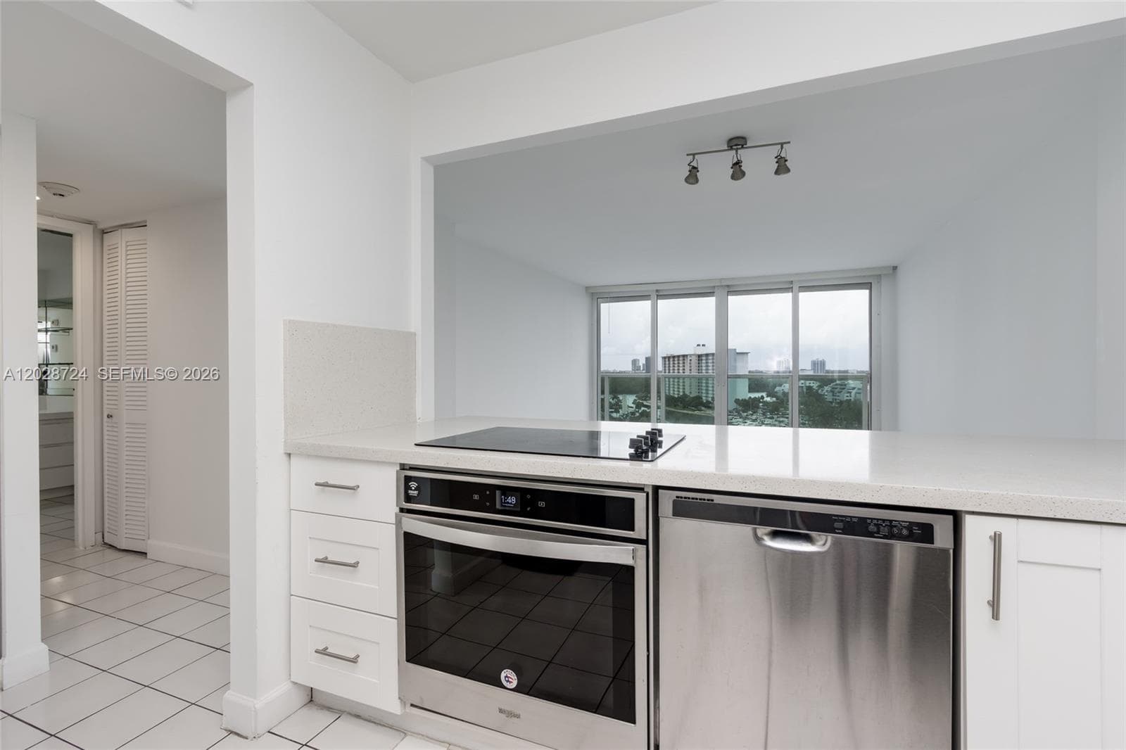 100 Bayview Dr 1102 photo 17