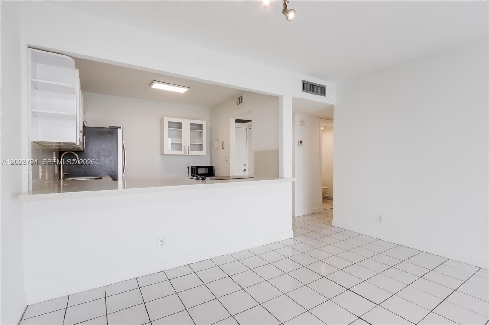 100 Bayview Dr 1102 photo 14