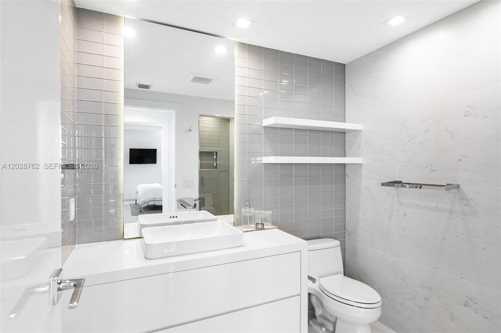 3801 Collins Ave 703 photo 13