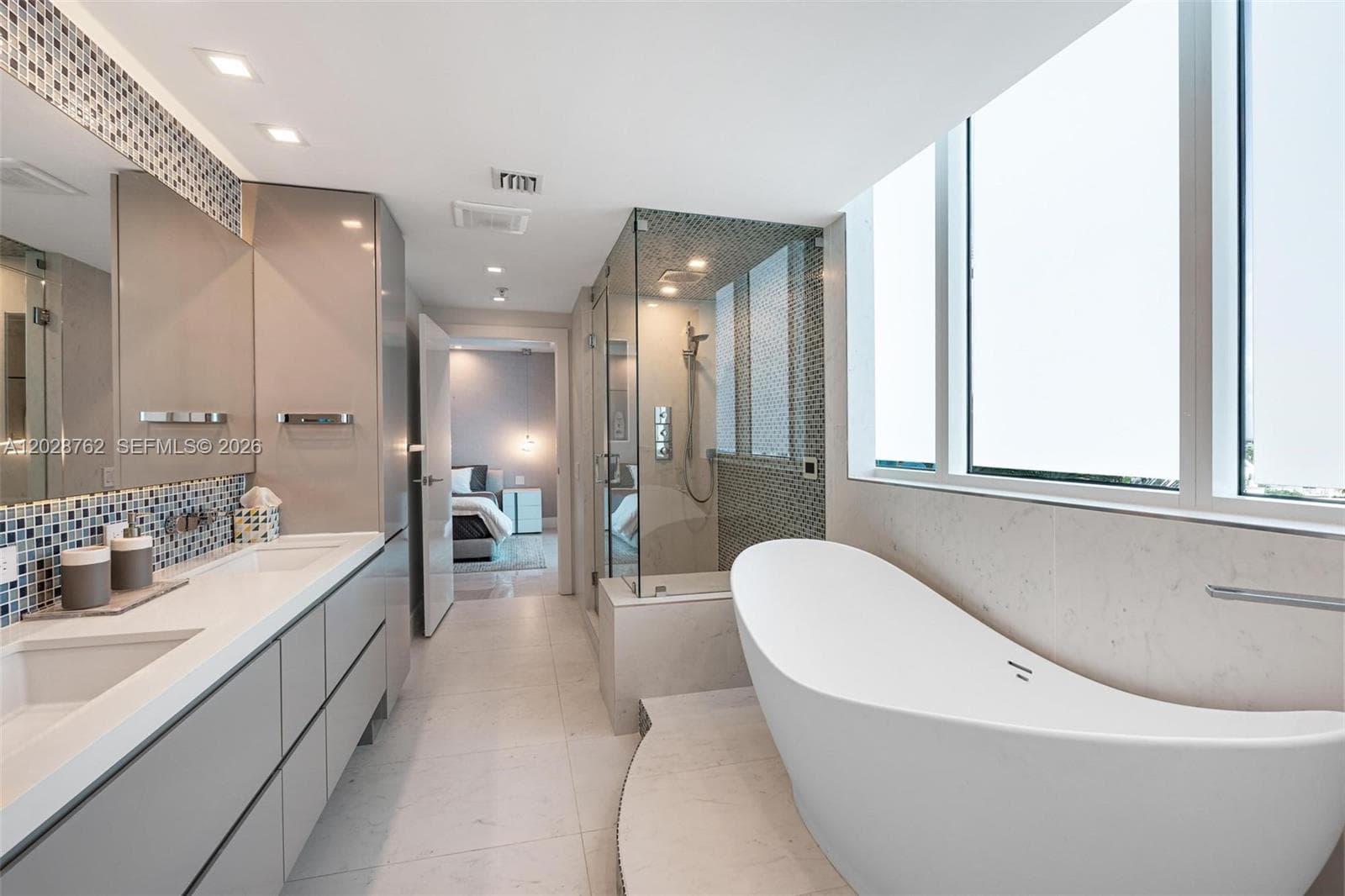 3801 Collins Ave 703 photo 17