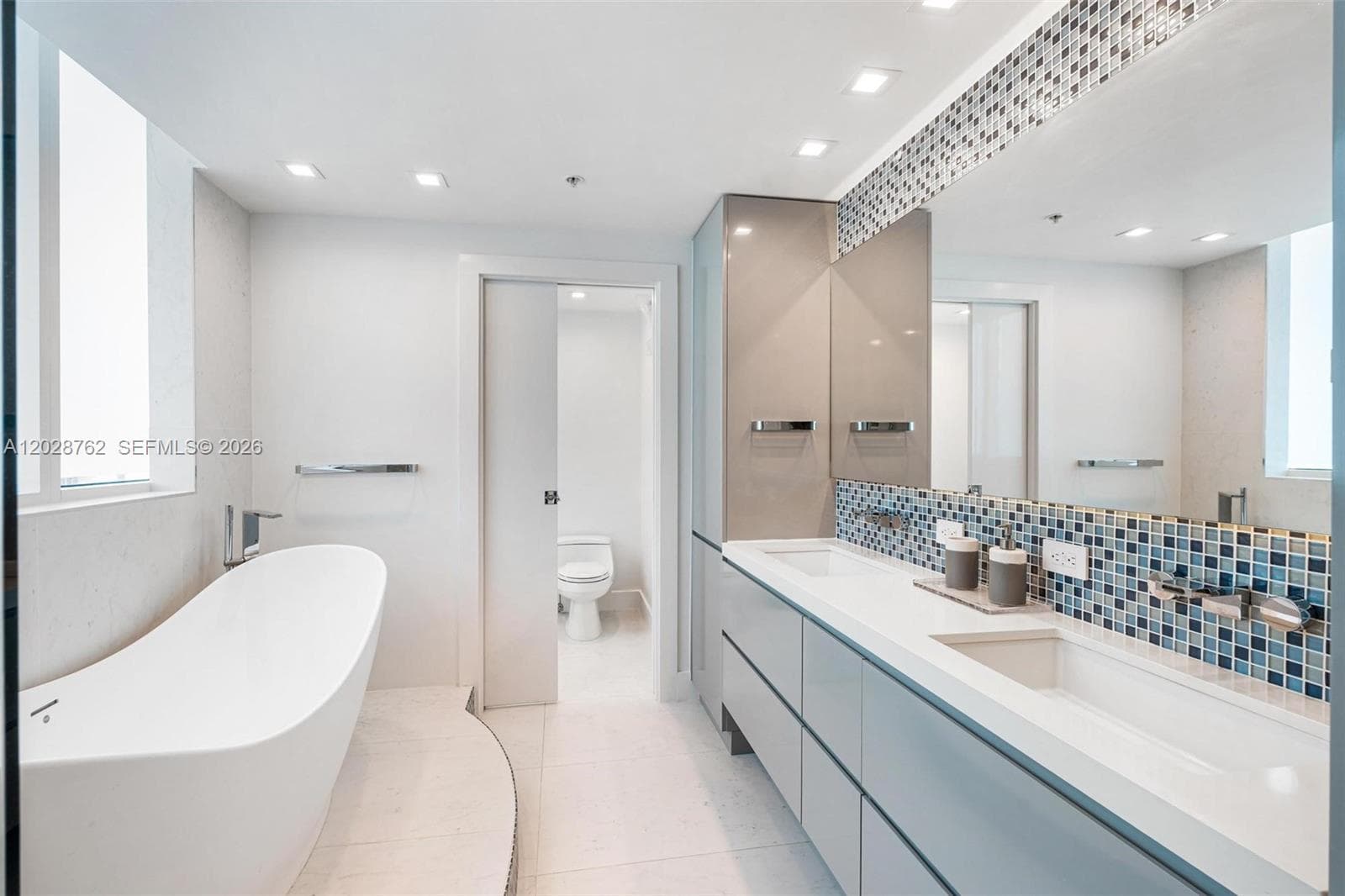 3801 Collins Ave 703 photo 16