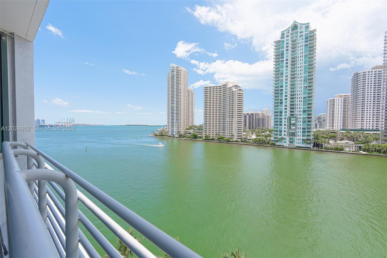 325 S Biscayne Blvd 821 photo 2