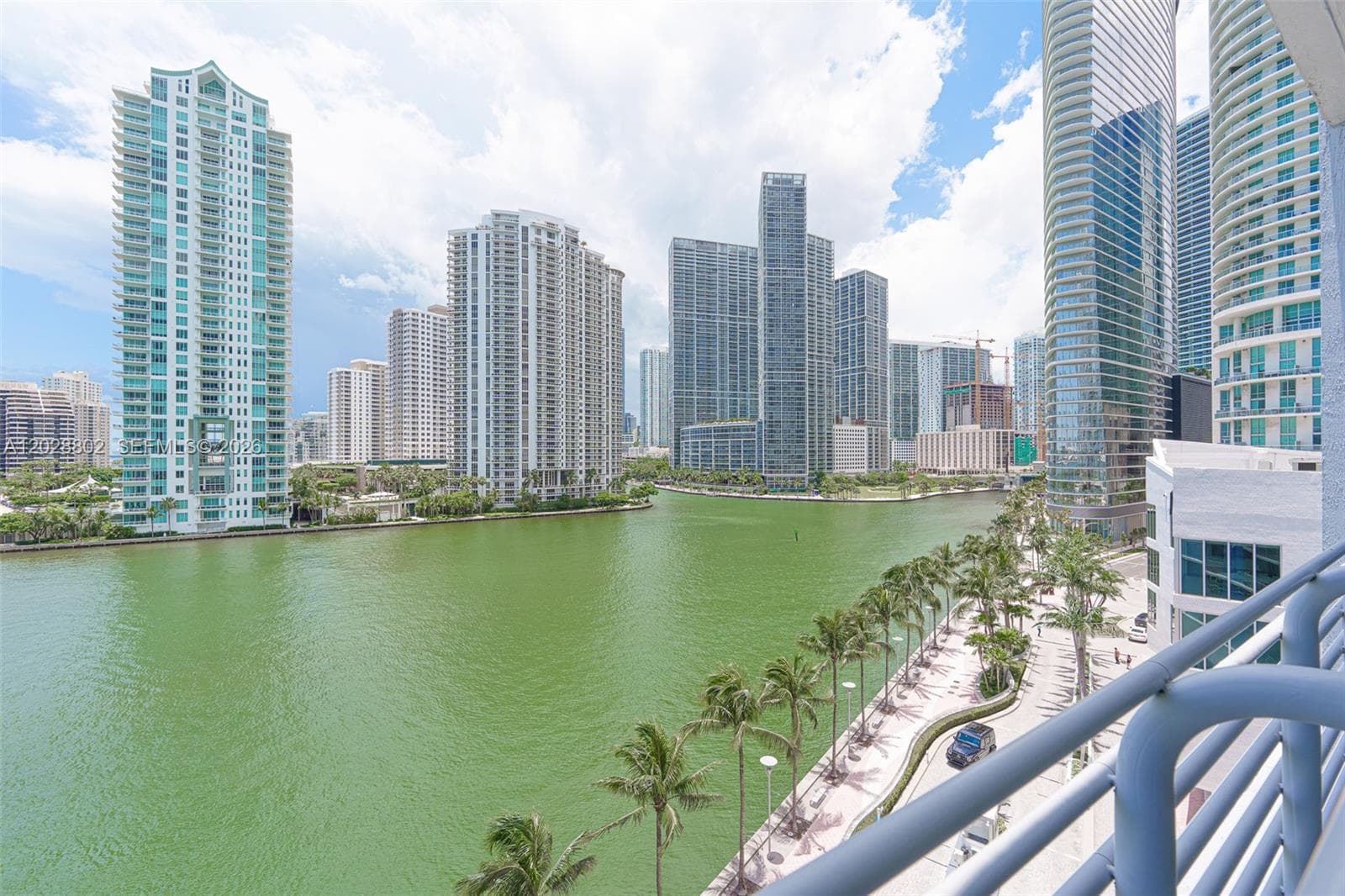 325 S Biscayne Blvd 821 photo 3
