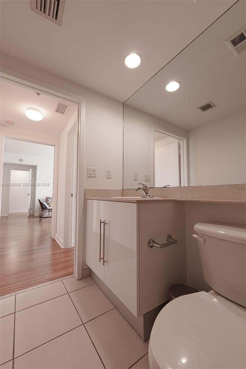 325 S Biscayne Blvd 821 photo 9