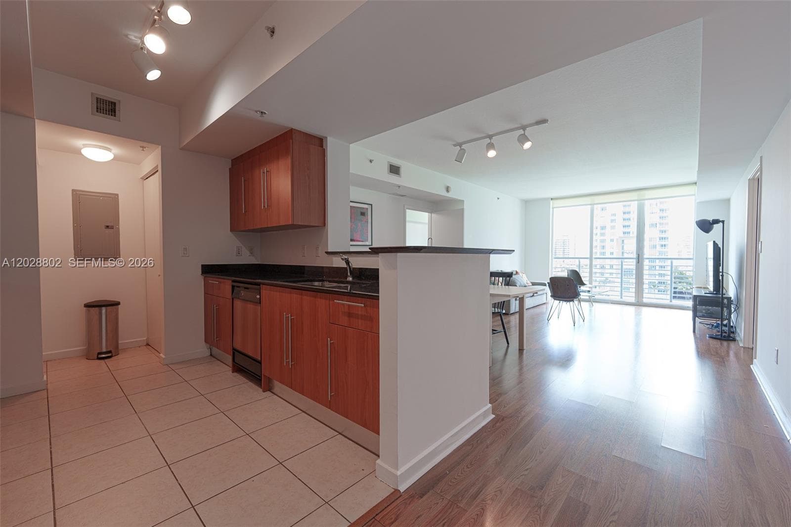325 S Biscayne Blvd 821 photo 24