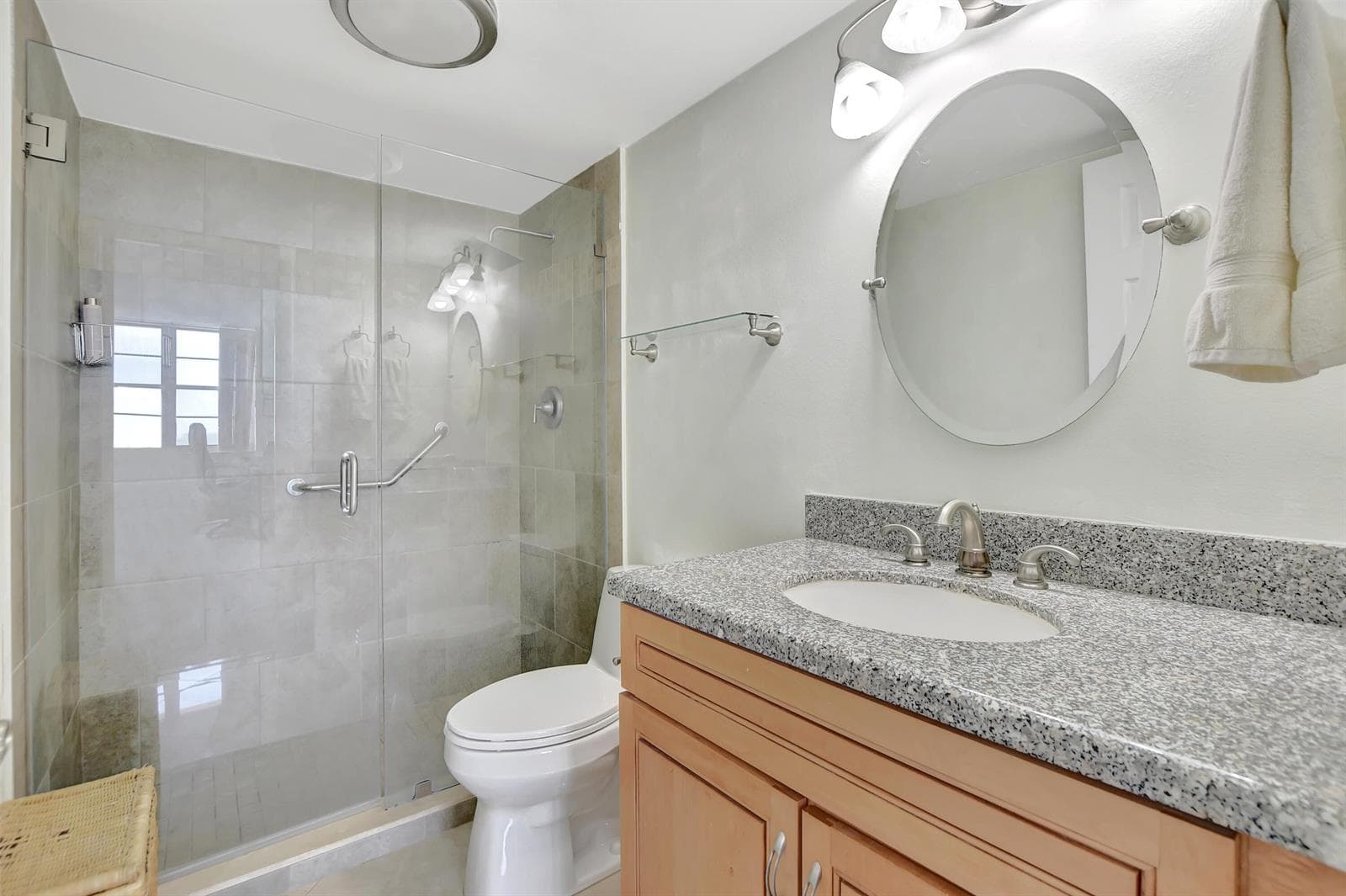 2121 N Ocean Boulevard 1405e photo 22