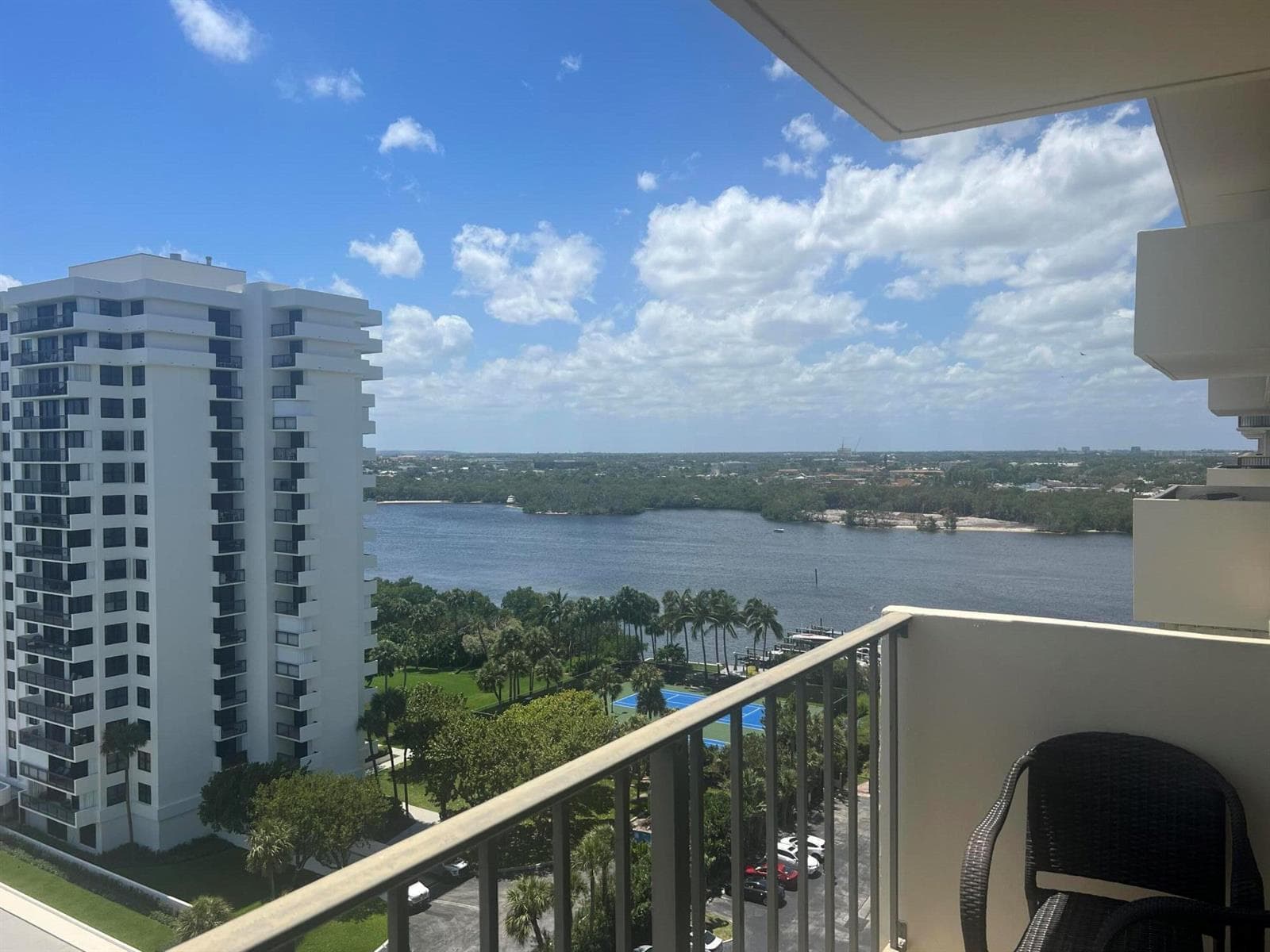 2121 N Ocean Boulevard 1405e photo 3