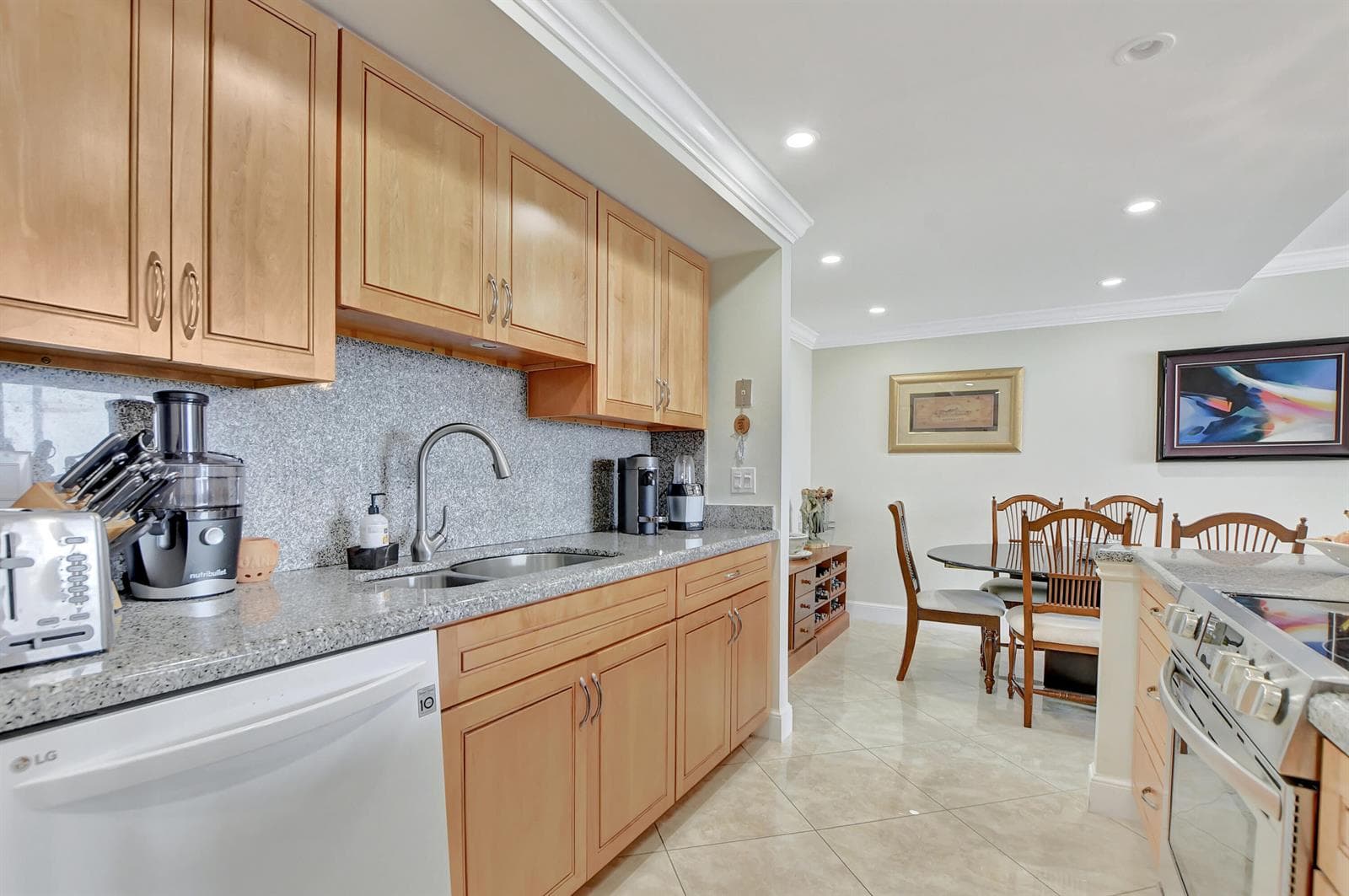 2121 N Ocean Boulevard 1405e photo 8