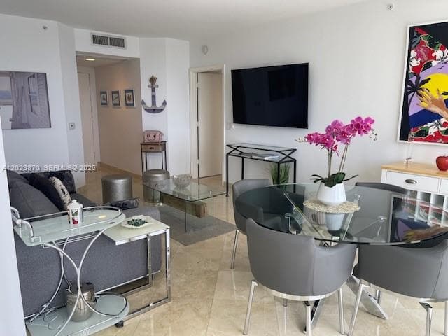4779 Collins Ave 706 photo 2